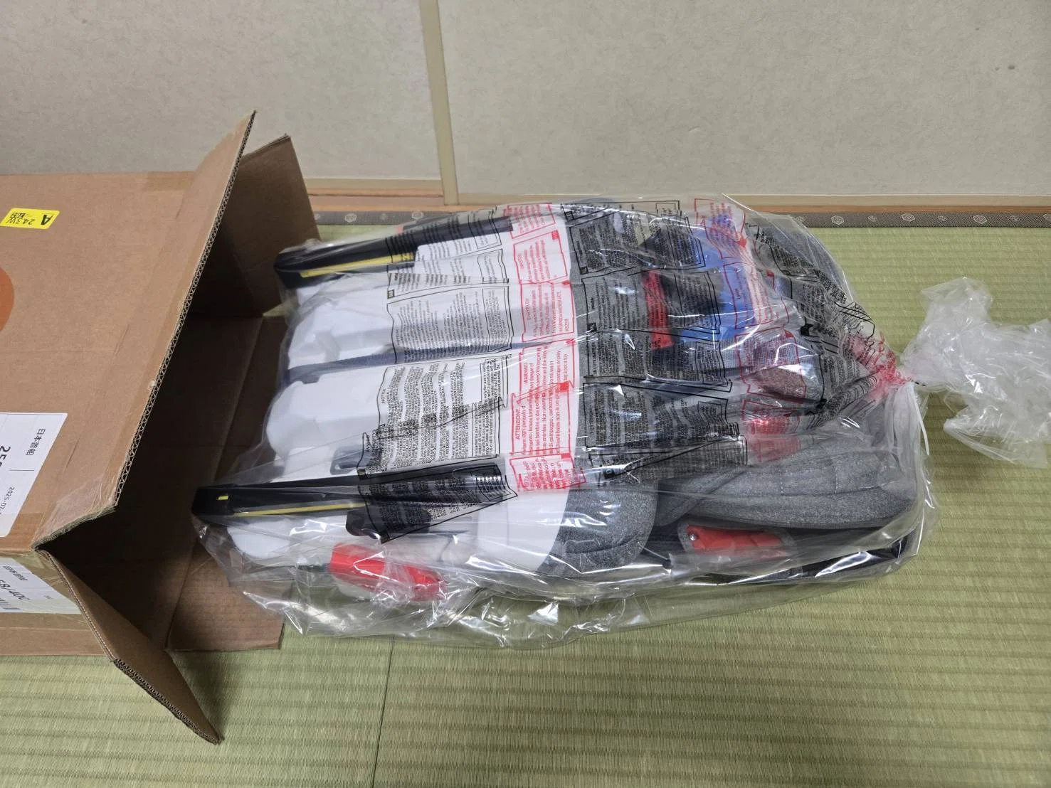 軽自動車にもぴったり！折りたたみ式チャイルドシートを買いました