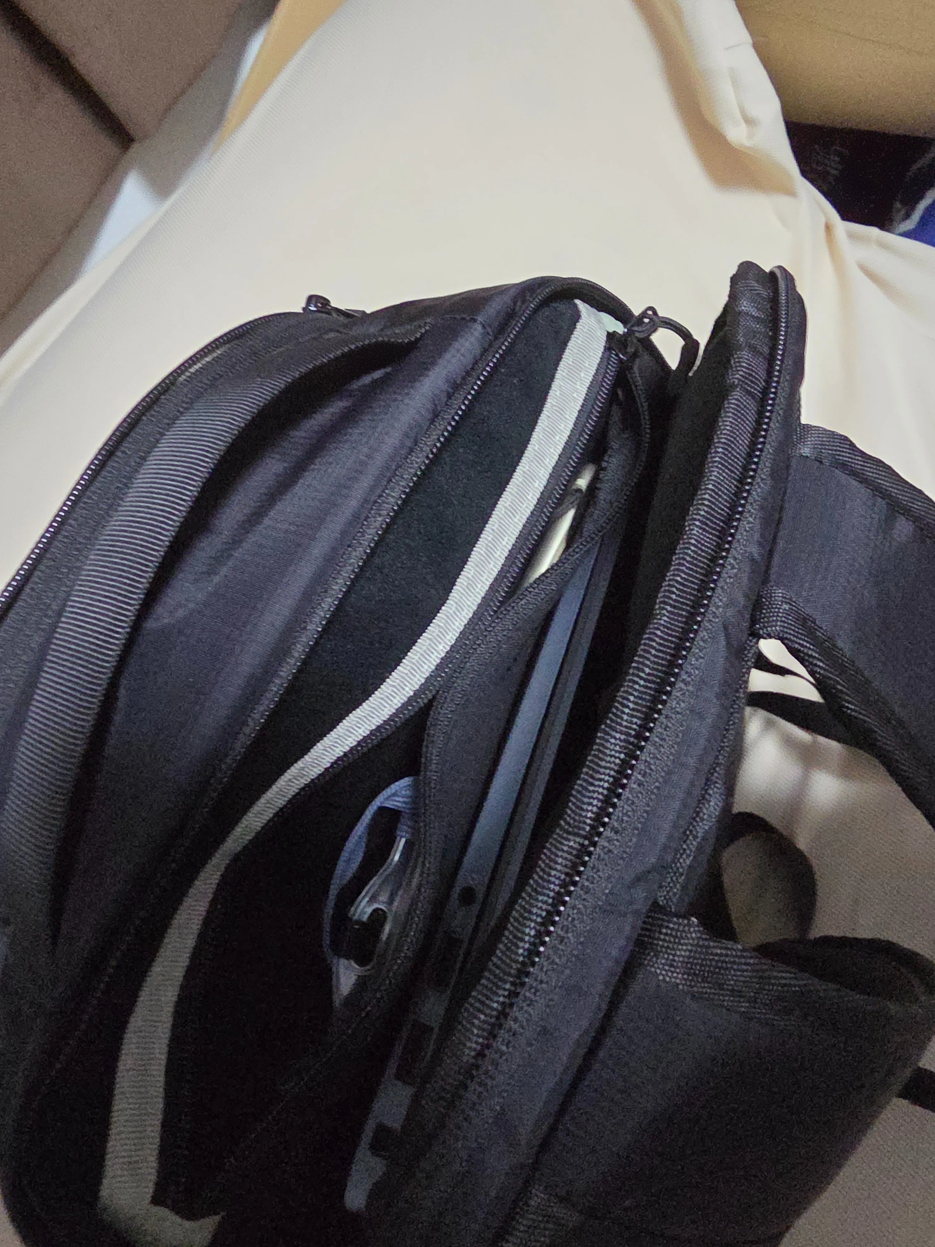 Almond Oak The Expandable Travel Backpack 25L+5L 購入してみた｜horiken