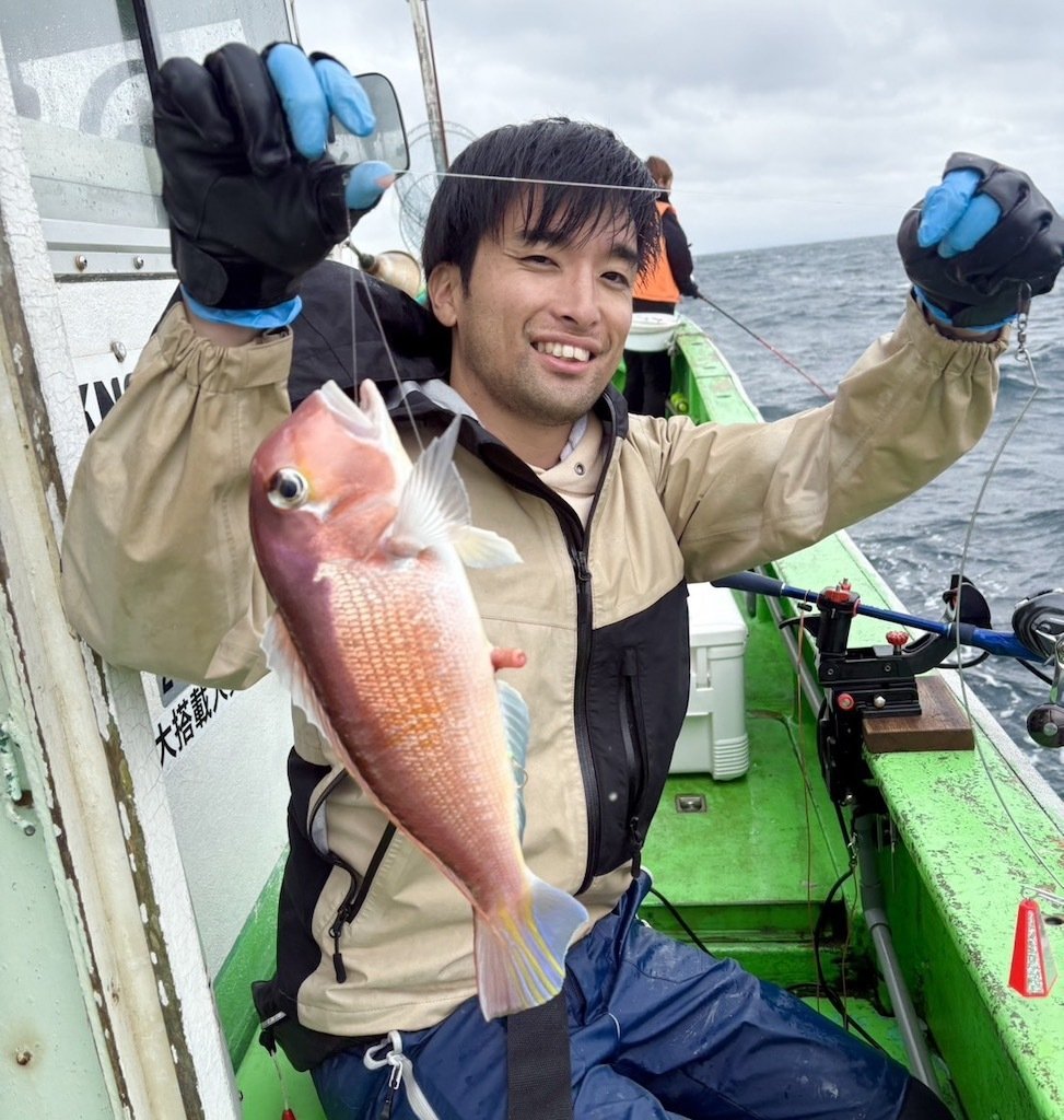 泳がせ】ほぼブリ級！6.7kgが食いついた【真鯛】最大5.1kgのビッグ真鯛