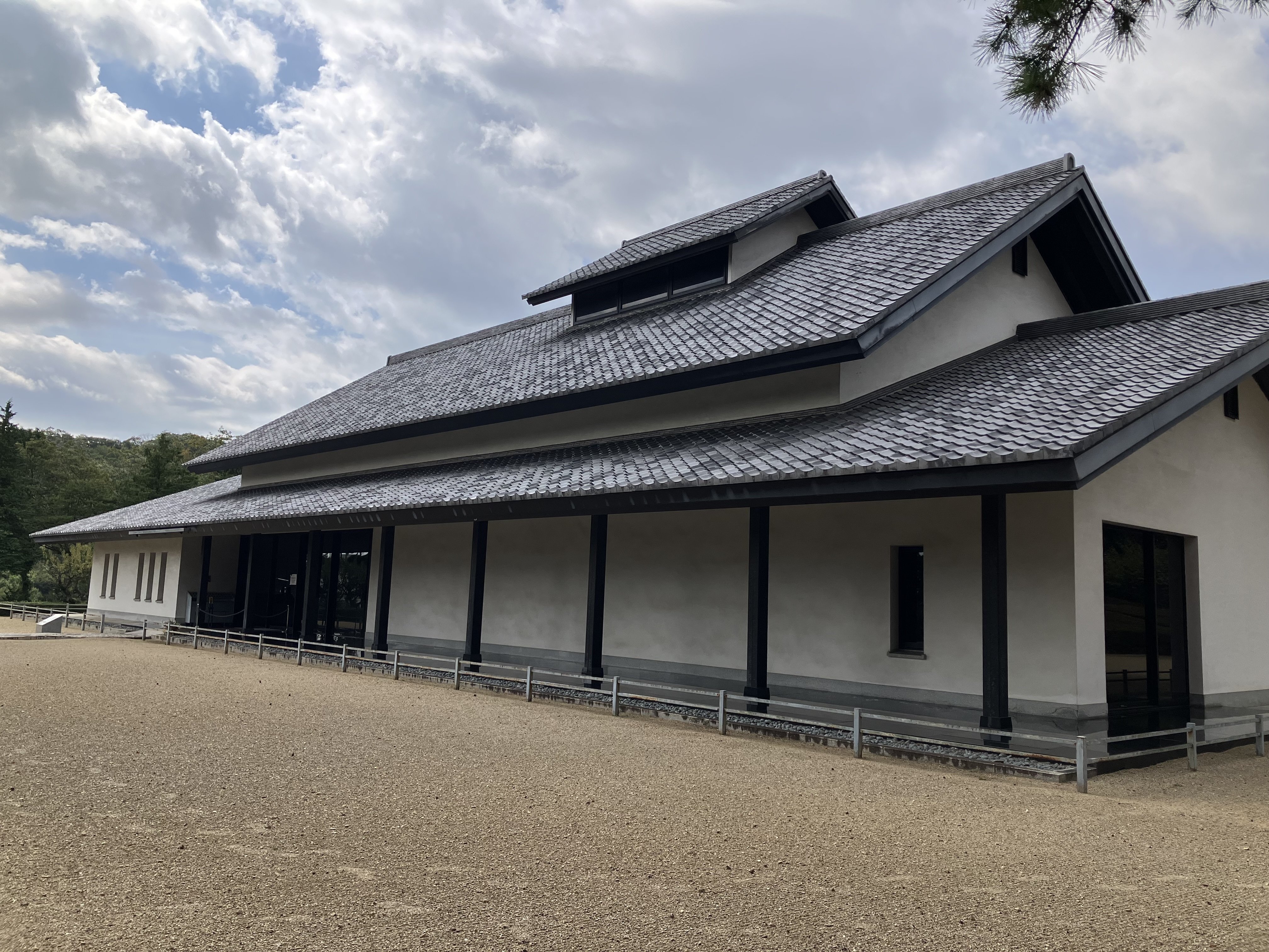 フレディ・マーキュリーが愛した日本と文化 x 伊万里焼と鍋島焼の宝庫