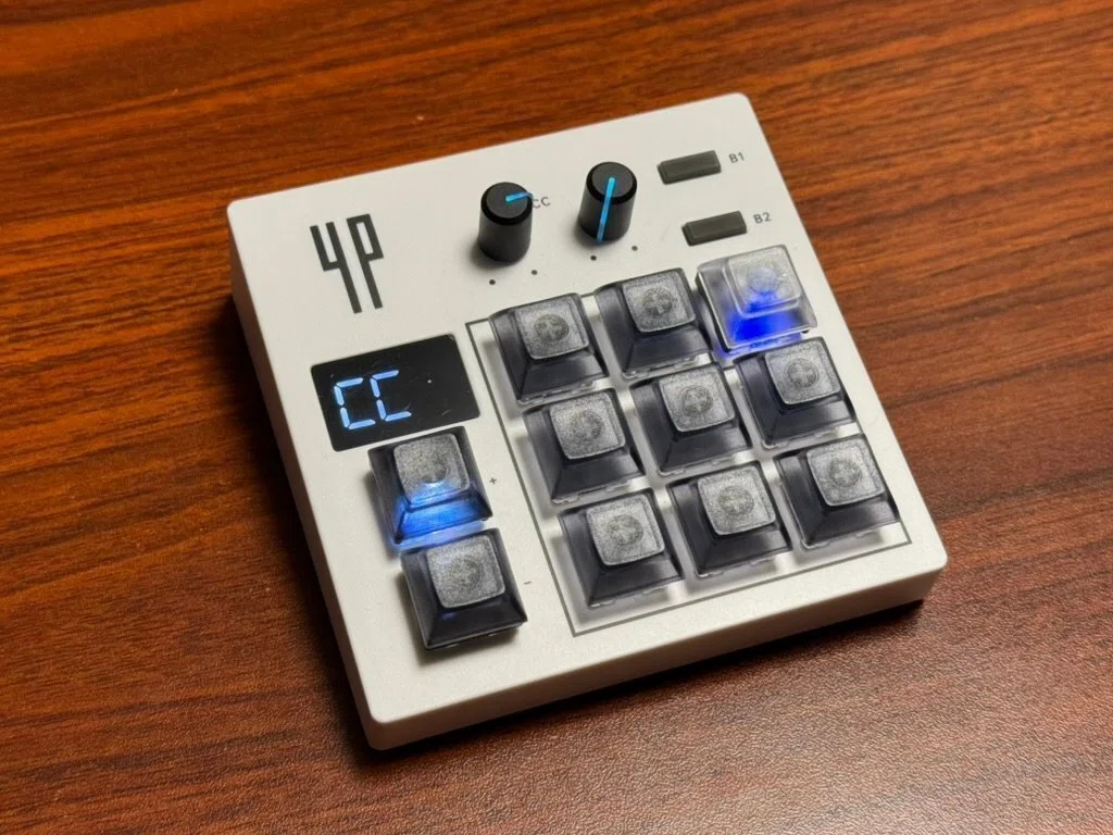 コンパクトなMIDIコントローラー「4PAGE BOX」を使い、MIDIで音声ポン
