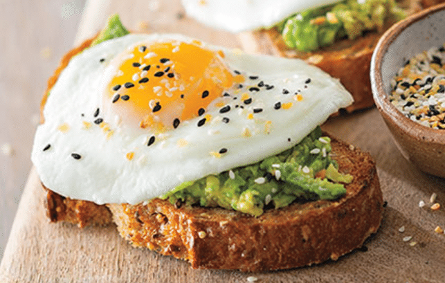 朝でも簡単！目玉焼きアボカドトースト！ String Ting ブランチ