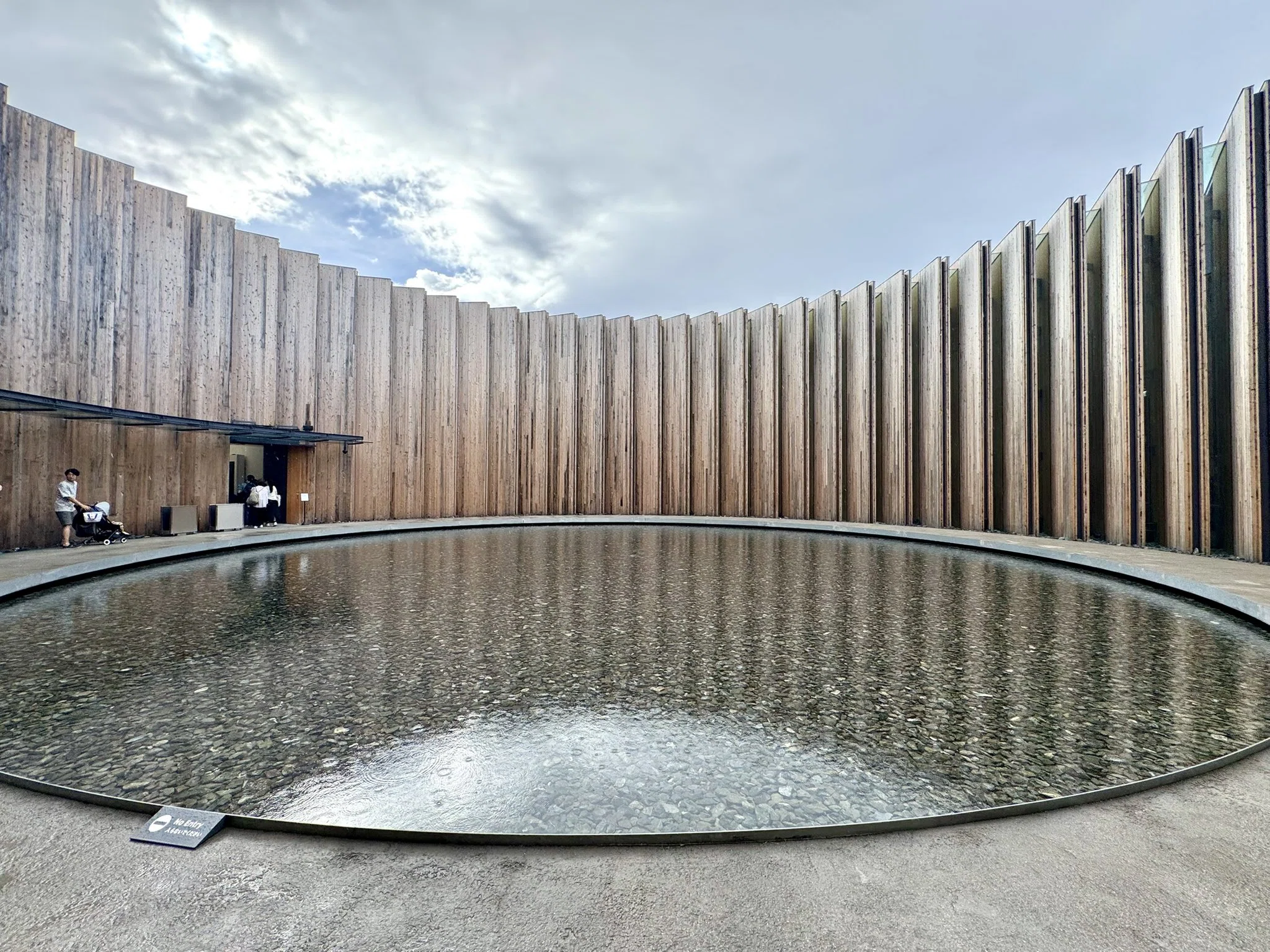 万博のパビリオン建築と展示の一体的デザイン。日本館とnull²が最高