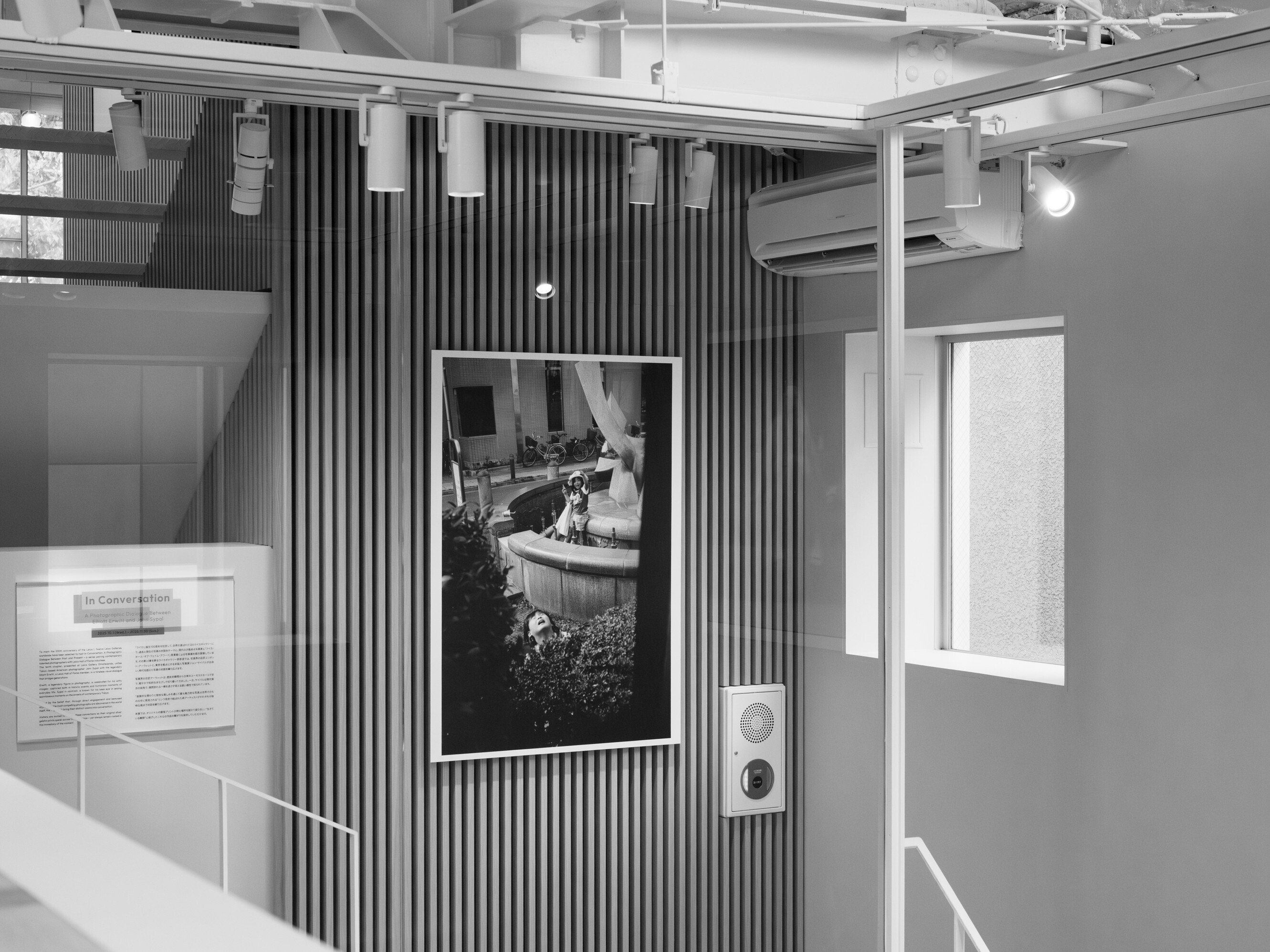 写真展 Elliott Erwitt and John Sypal ｜Sanzen-Ichi(大田 徊元)