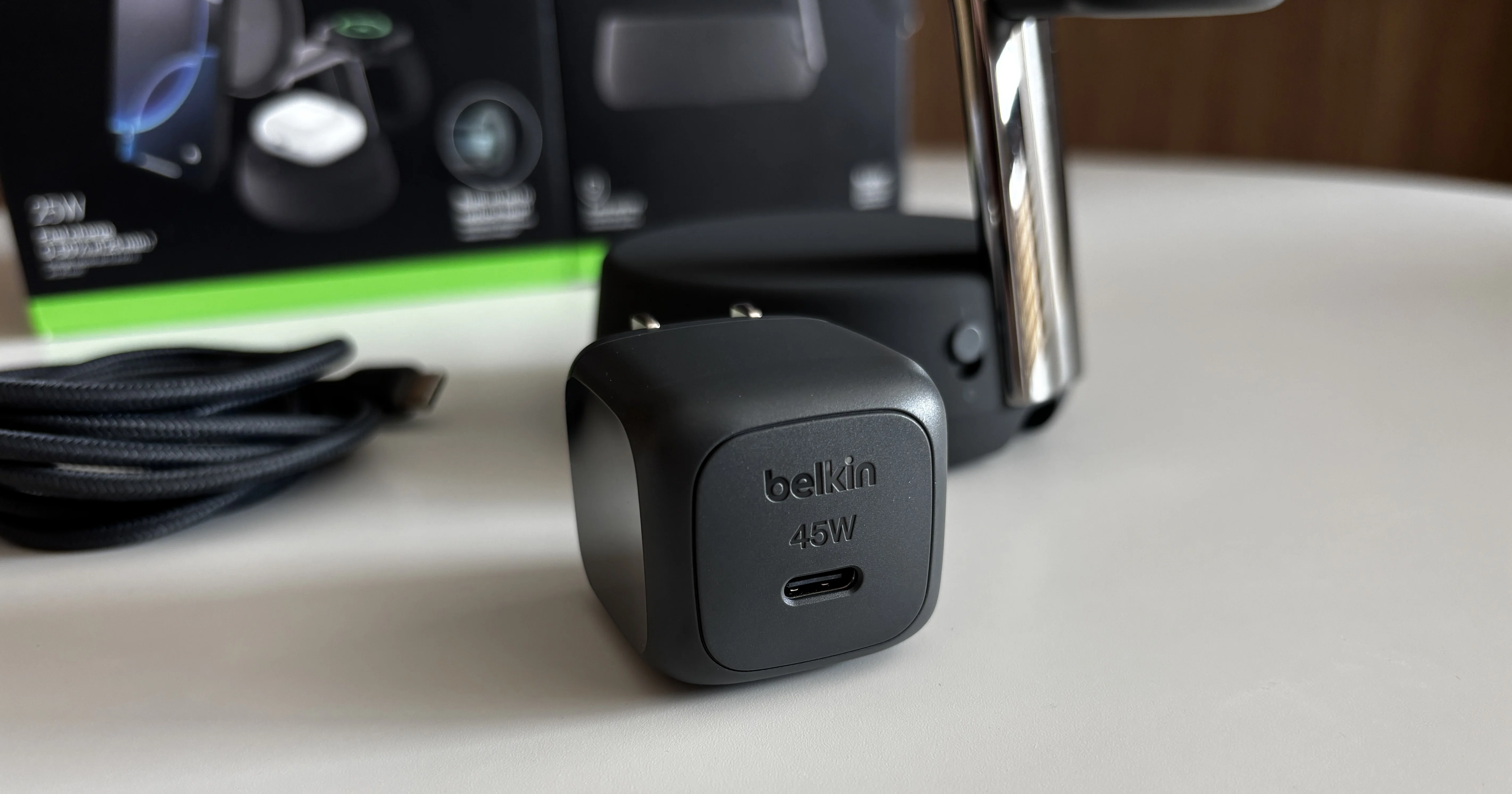 Belkin UltraCharge Pro 3-in-1 レビュー｜Qi2 25W対応・冷却ファン 