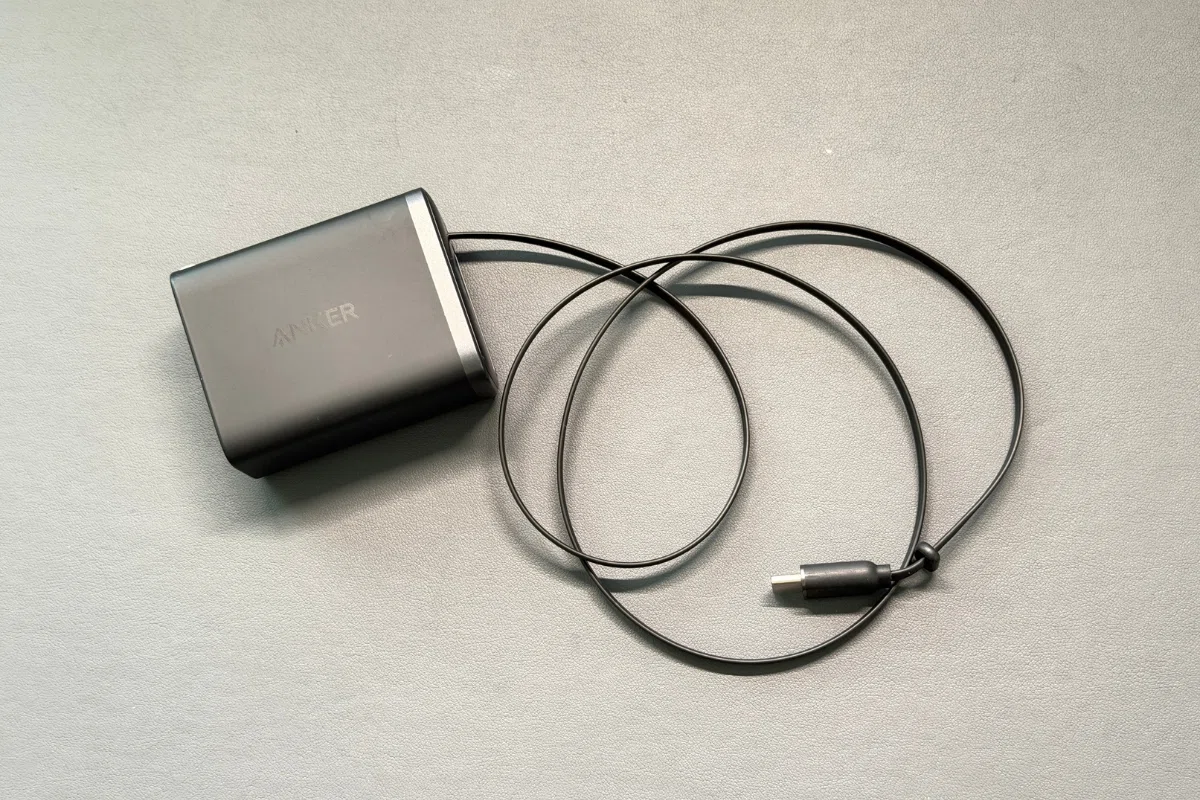 Anker Nano Charger (35W, 巻取り式 USB-Cケーブル)が手放せない理由|もうケーブル忘れに悩まない最強モバ充