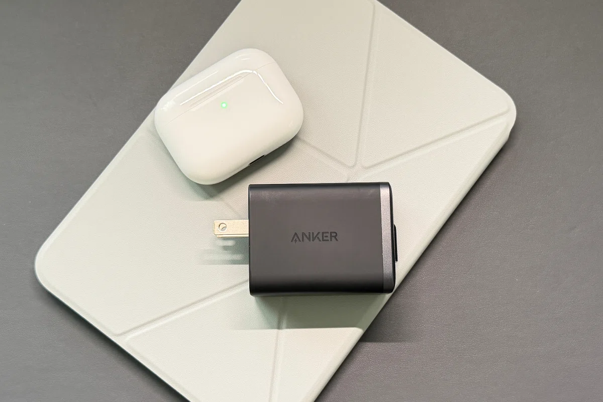 Anker Nano Charger (35W, 巻取り式 USB-Cケーブル)が手放せない理由|もうケーブル忘れに悩まない最強モバ充