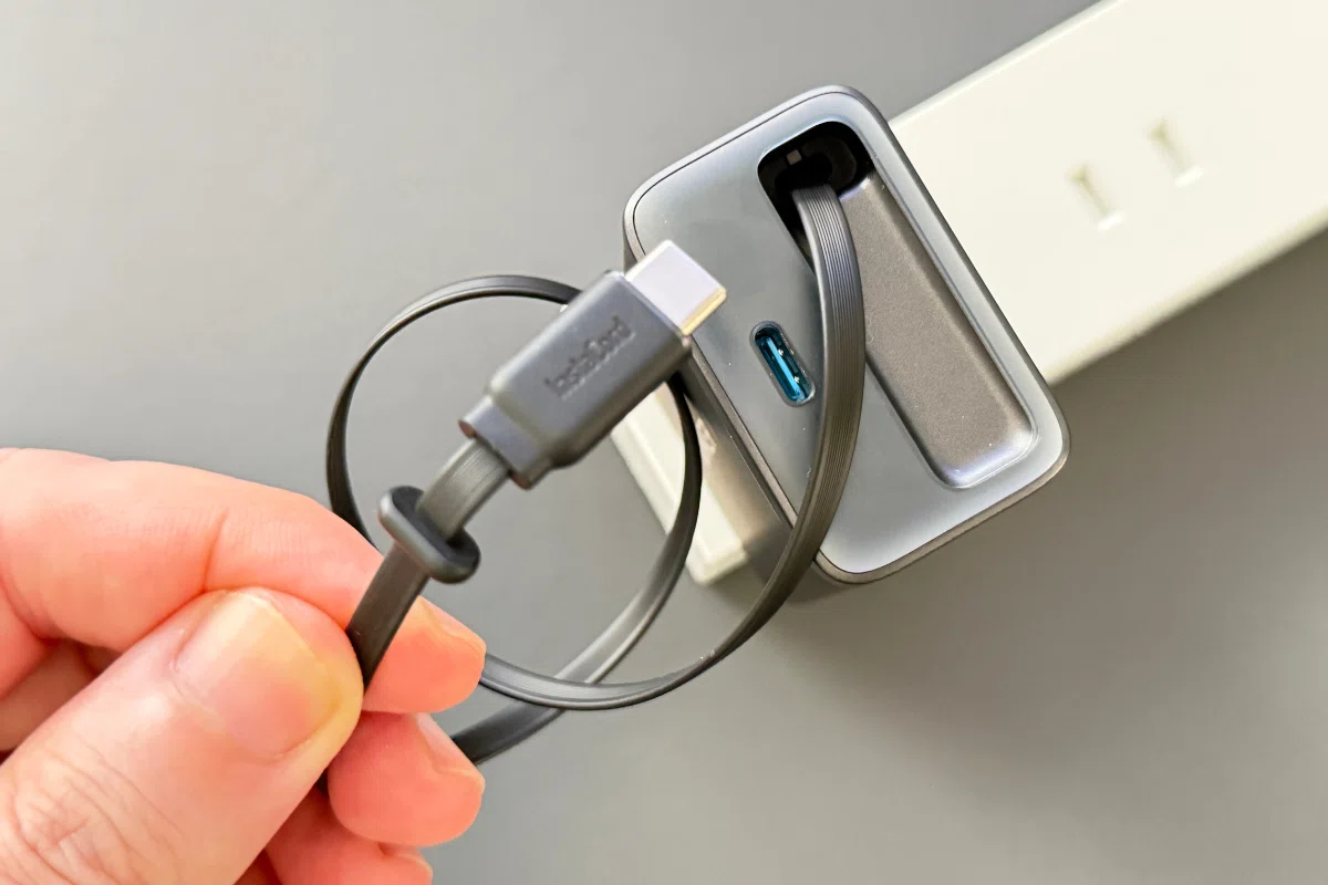 Anker Nano Charger (35W, 巻取り式 USB-Cケーブル)が手放せない理由|もうケーブル忘れに悩まない最強モバ充