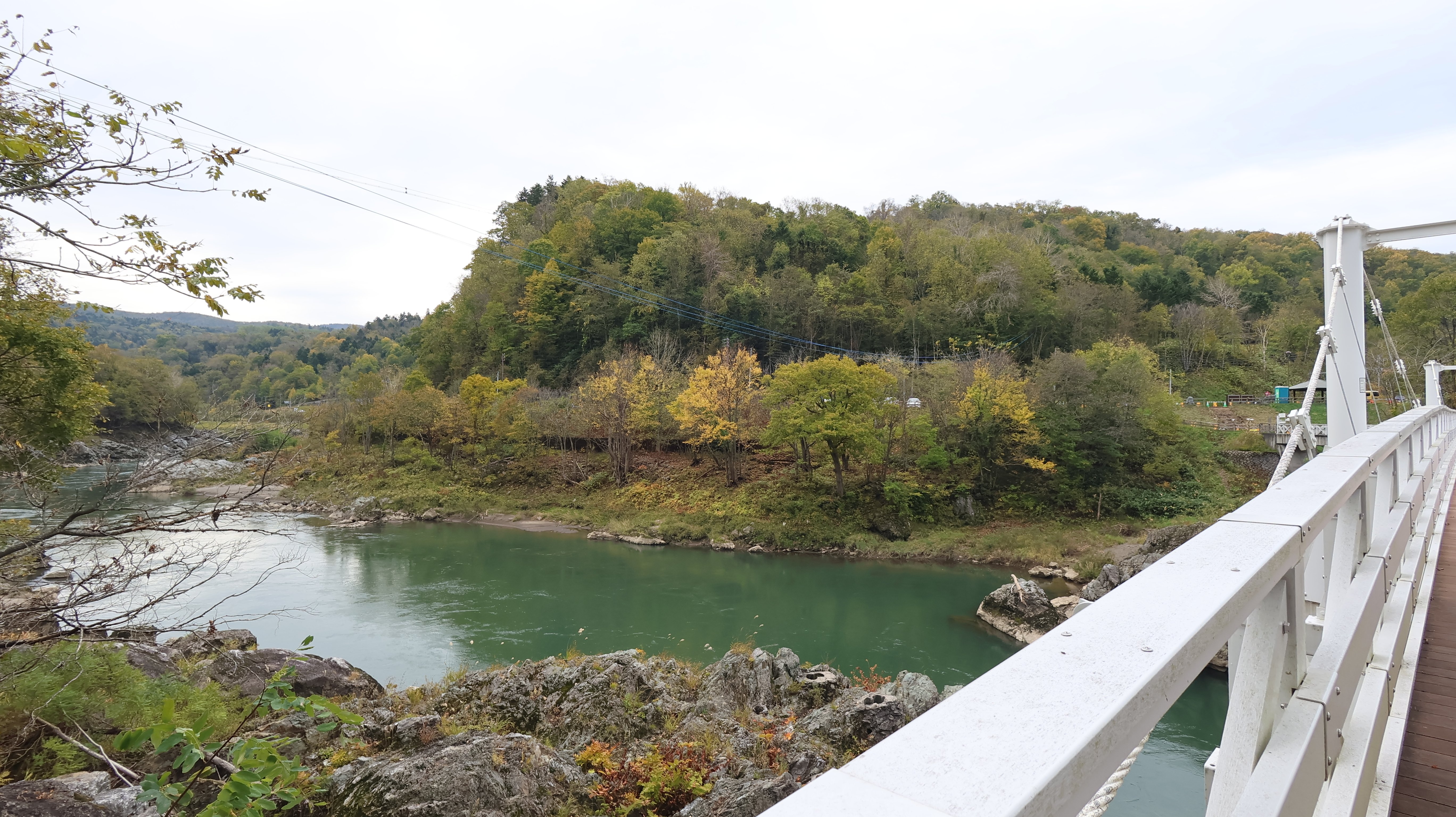 神居古潭　どちらかコメントください。 どら on X: 