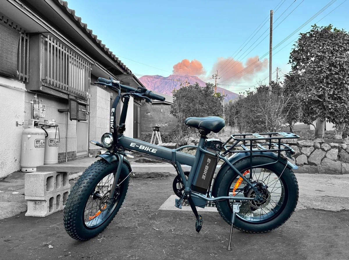 電動アシスト自転車　ロングワイド　カスタム　指定地域配送無料 桜島でE-bikeな暮らし ① ~地方で車なし生活~｜カタオカマナミ｜GYOZA