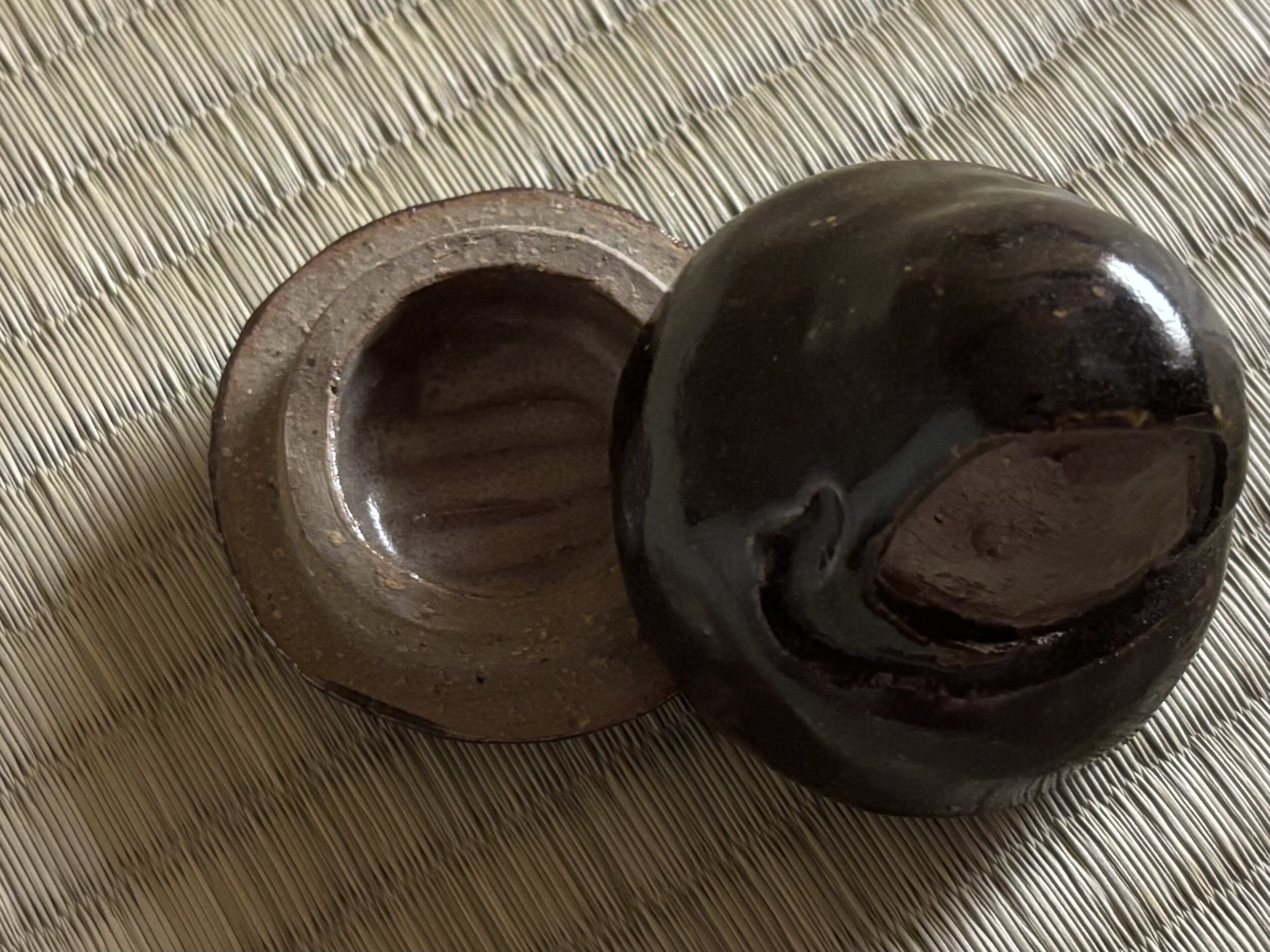 無学蒐集記〈閑話〉 鈍阿焼「達磨香合」大野鈍阿造｜BUNBOU WEB