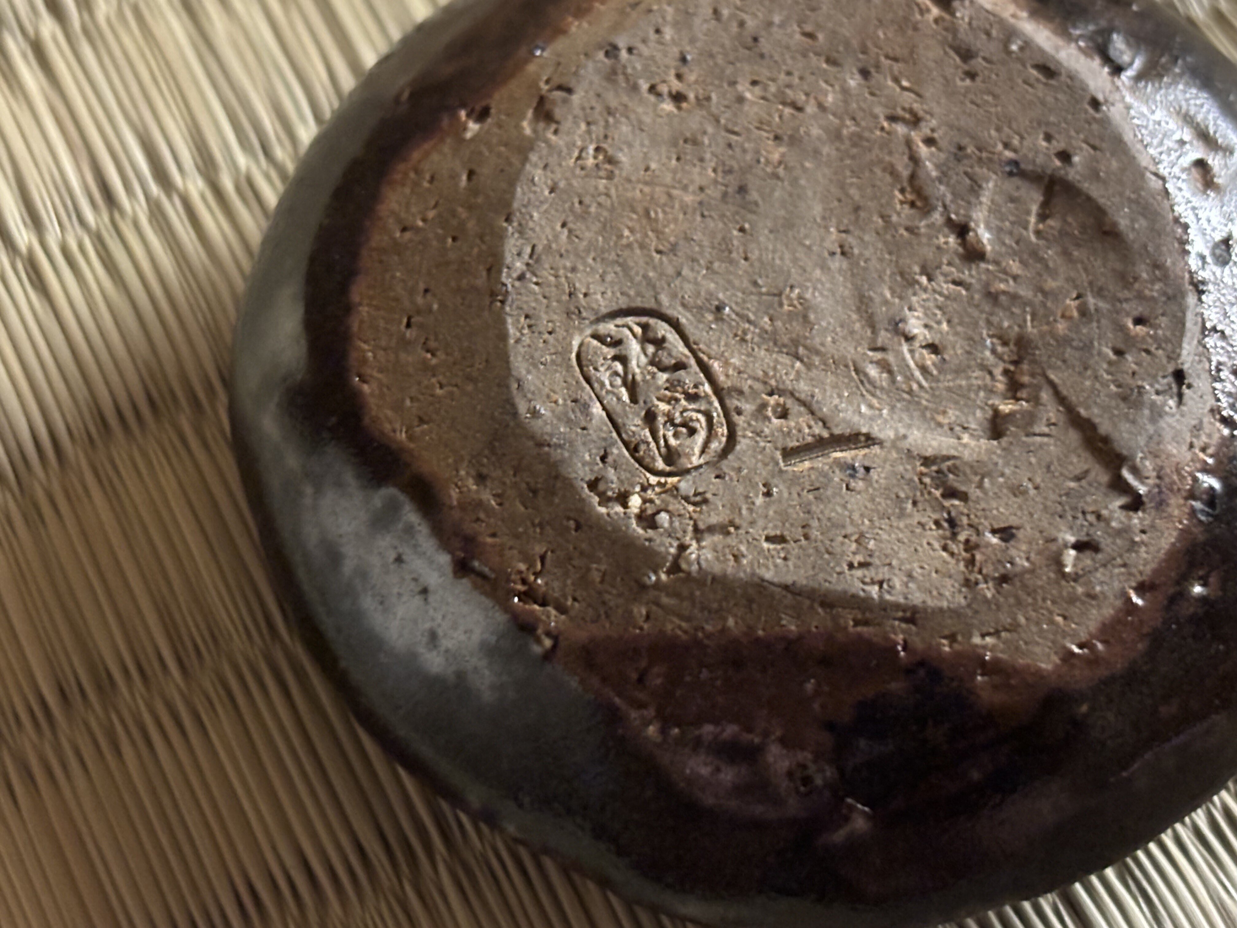 Ｍ４９１　香合　『陶製』『大野鈍阿造』『達磨香合』　共箱　茶道具 無学蒐集記〈閑話〉 鈍阿焼「達磨香合」大野鈍阿造｜BUNBOU WEB