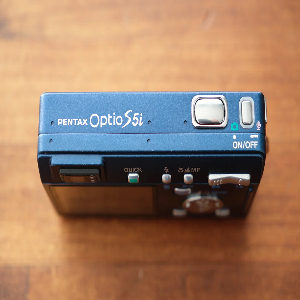 オールドコンデジの世界】PENTAX Optio S5i ・超コンパクトなデジカメ 