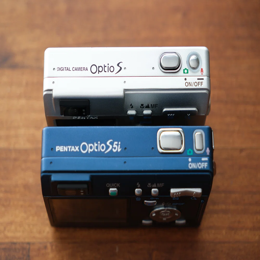オールドコンデジの世界】PENTAX Optio S5i ・超コンパクトなデジカメ 