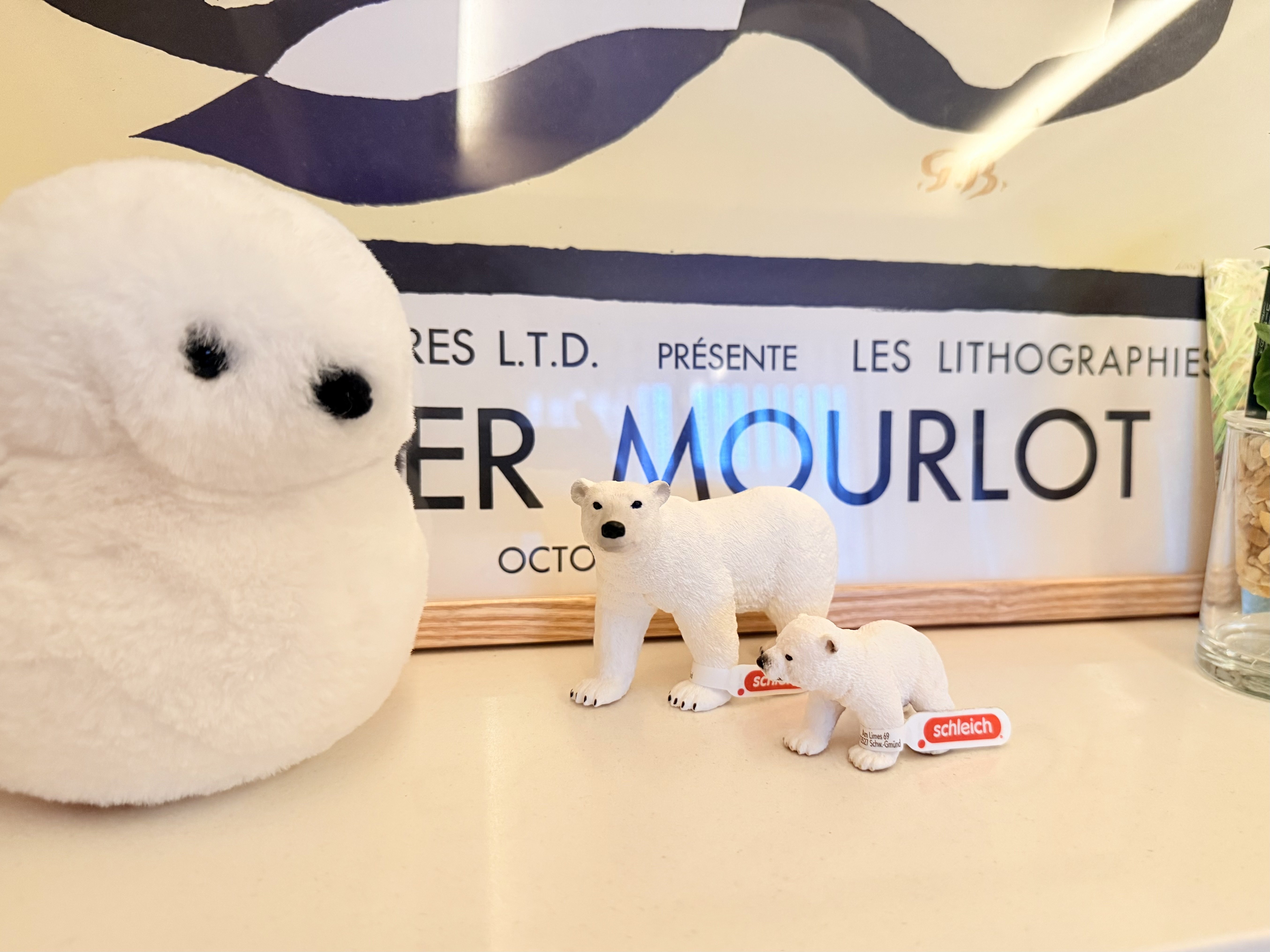 tomomi 　スピールフォーム　キツネの親子　シロクマの家族 ぬい撮り】シロクマ親子のペット登場‼️｜Yukihiro🧸雑駁系noter