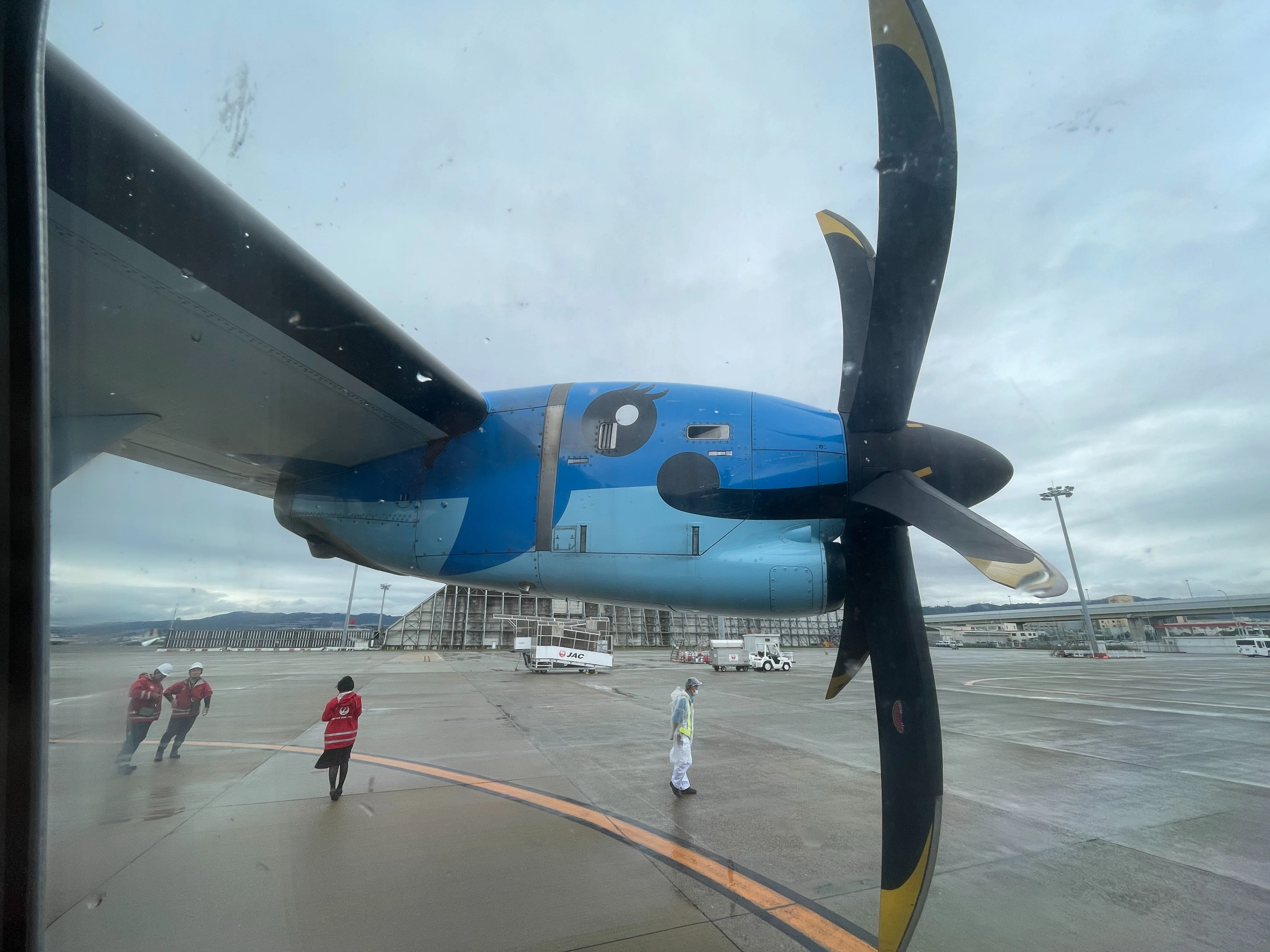 空の旅 快適ではないけど楽しい空の旅 天草エアラインのおもてなし｜移住