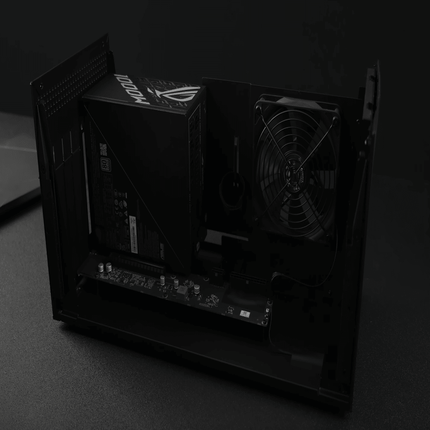 Razer Core X V2 評価レビュー：ノートPCをゲーミングPC化する唯一解か