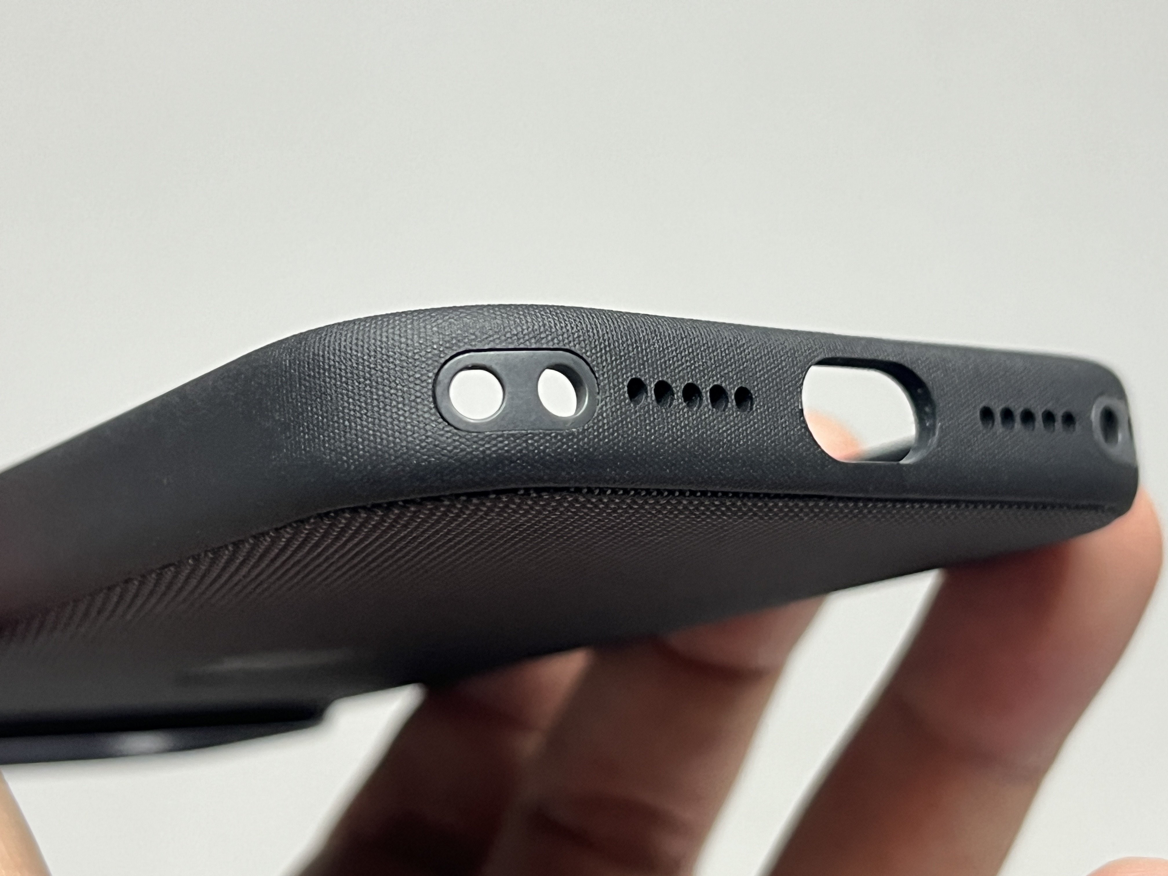 Apple純正クロスボディストラップの代用品としてKodakカメラストラップ