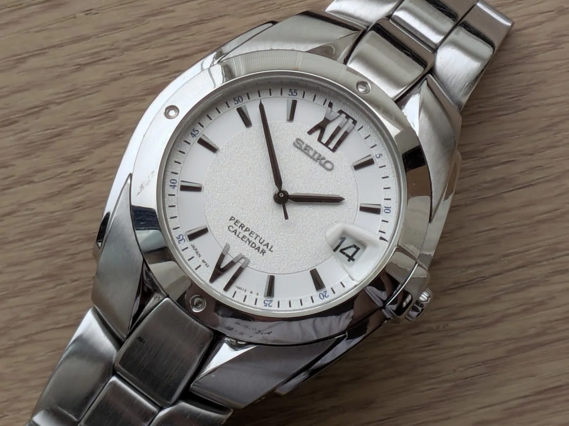 No.182 | Seiko | 8F32-0010 | カレンダー合わせで手間がかかる時計