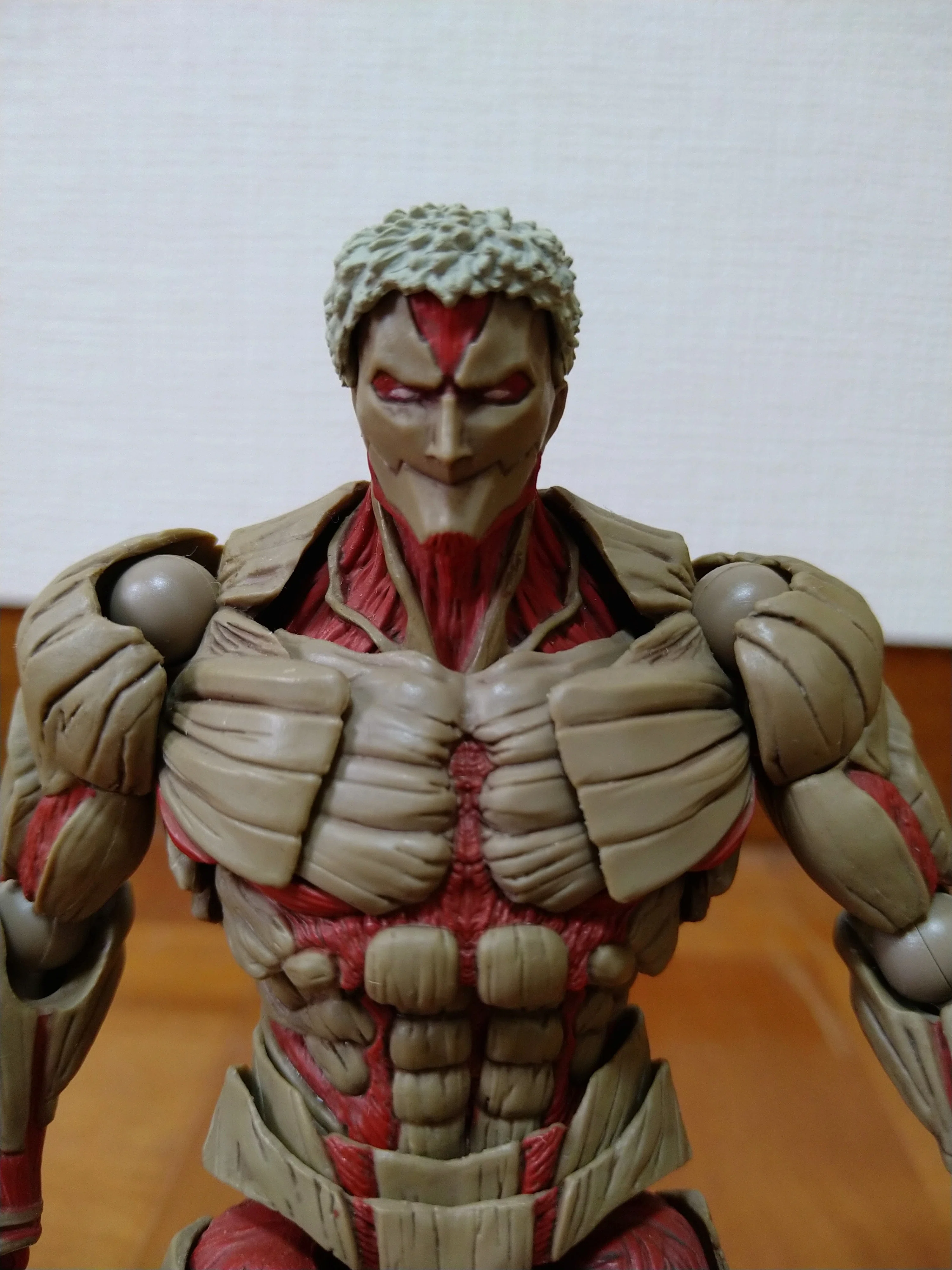 リボルテック アメイジングヤマグチ 鎧の巨人レビュー！｜ブクたにの