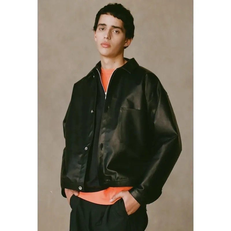 平面的なレザーJKT。着るほど自らの立体感へ。【2025 A/W】【NICENESS