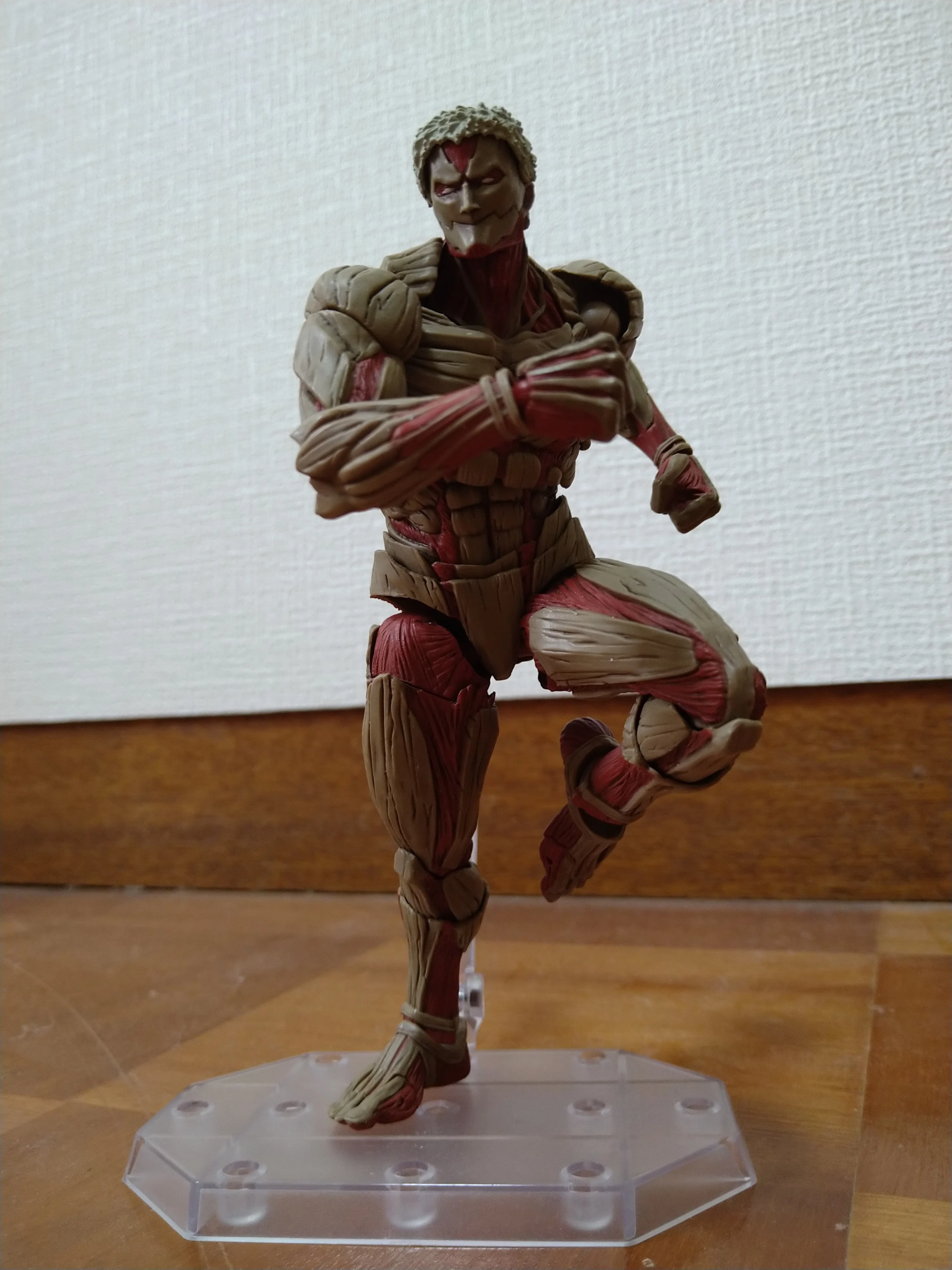 リボルテック アメイジングヤマグチ 鎧の巨人レビュー！｜ブクたにの