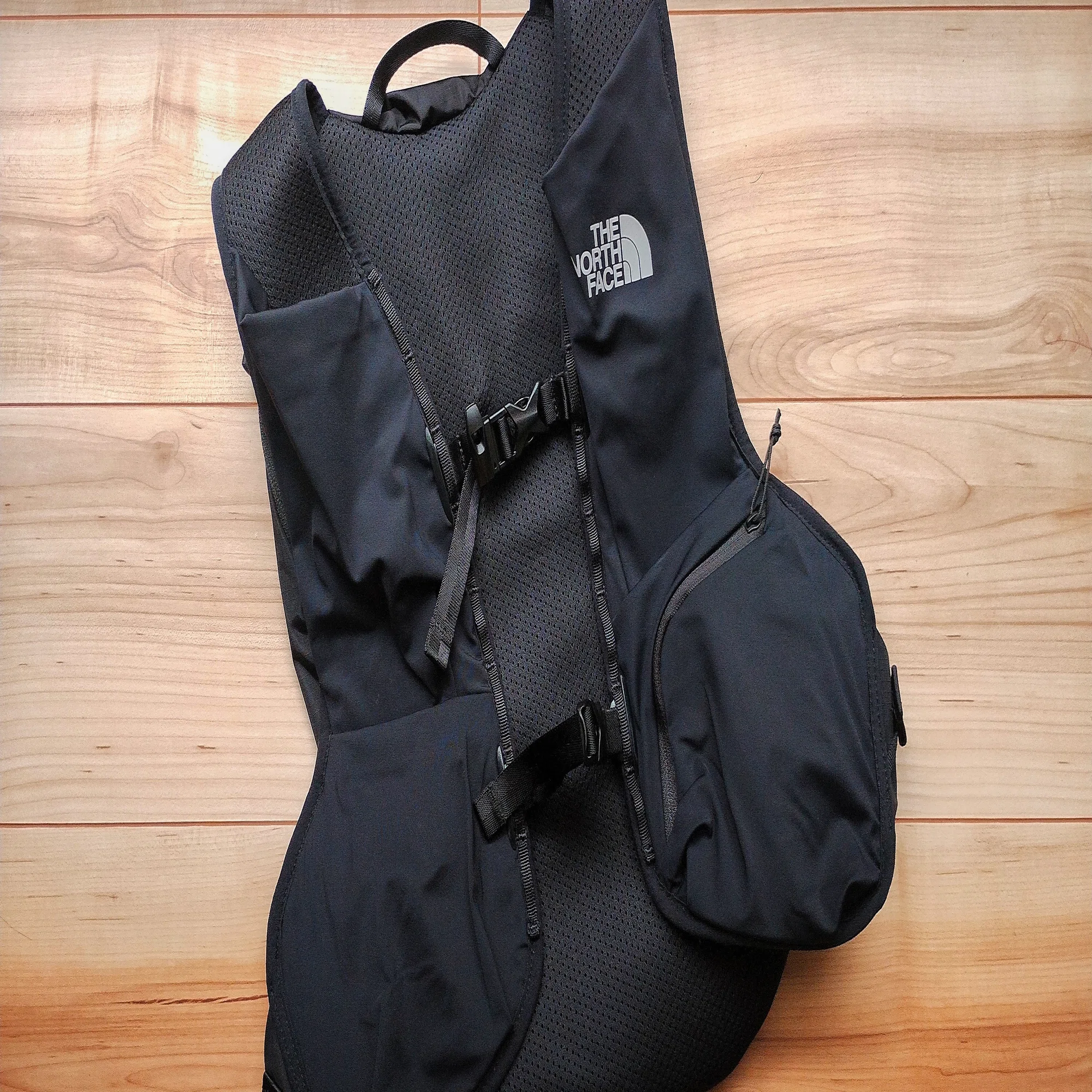 THE NORTH FACEのIBIS 10はクセがあるけど多機能すぎるヤツだった 