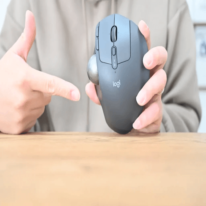 トラックボール派に転生した俺が、それでもMX Master 4に心を乱される