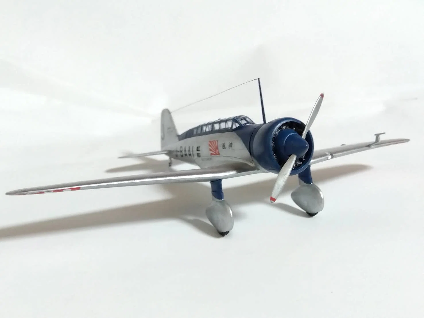 三菱神風号#5（マイクロエース1/72 ）～完成と感想｜はりす筆塗りぷらも