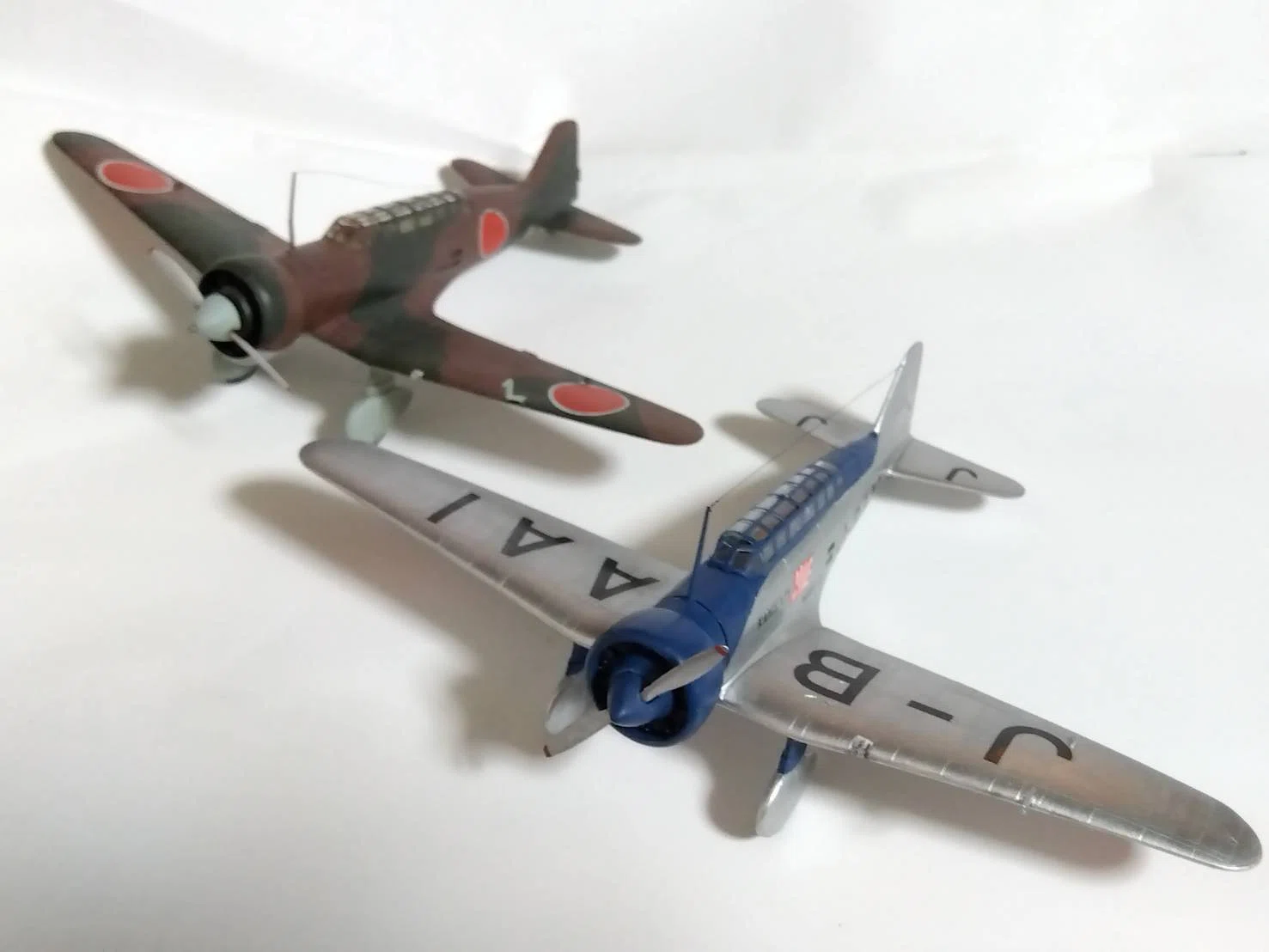 三菱神風号#5（マイクロエース1/72 ）～完成と感想｜はりす筆塗りぷらも
