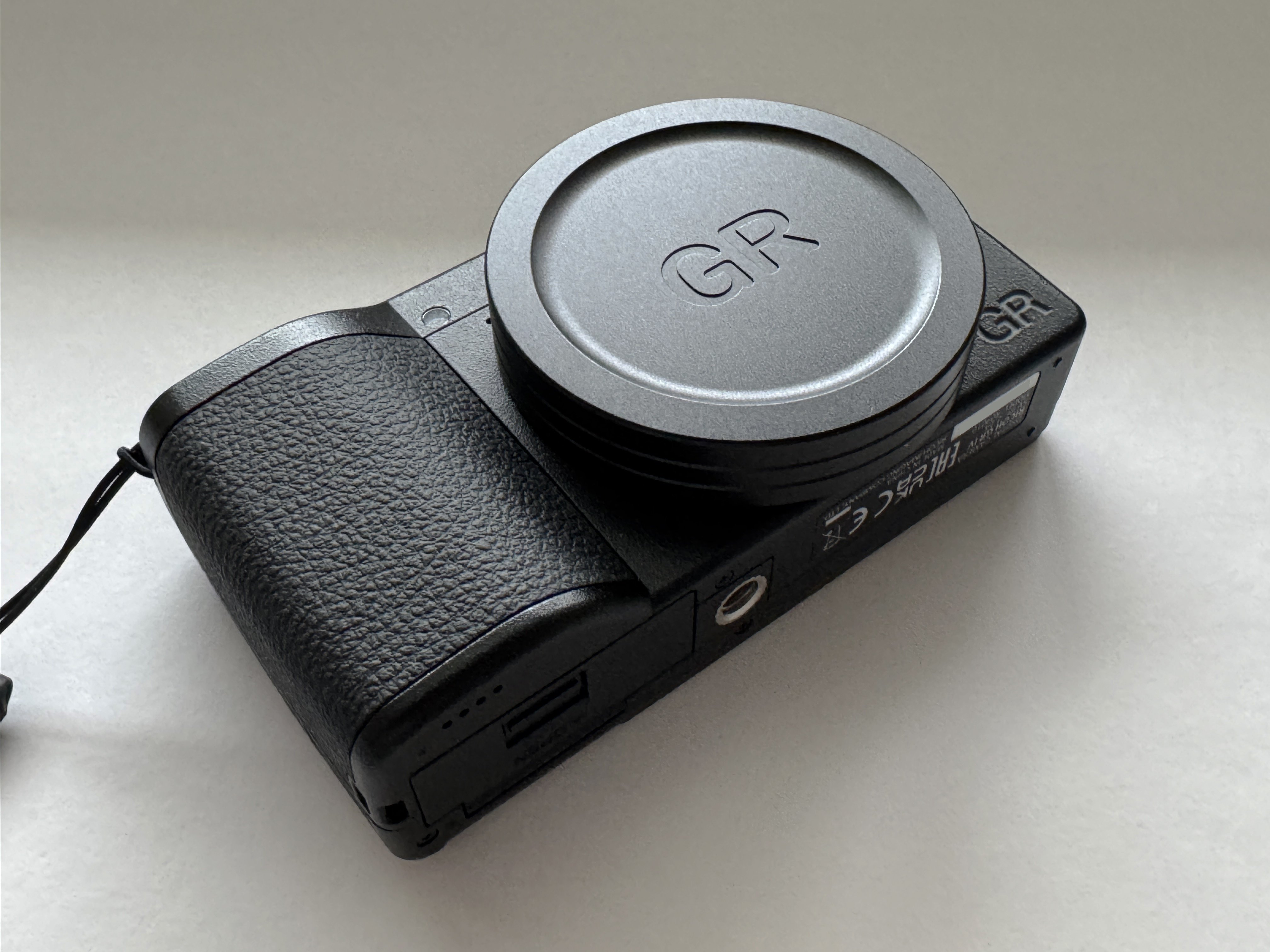 RICOH GR IV 本体・予備バッテリー・充電器・リングキャップセット GR