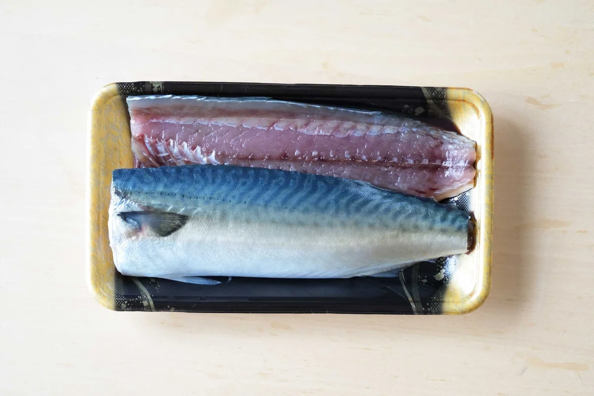 Crusifix Incision Salt-Brined Grilled Mackerel (Recipe Included)|本田 よう一