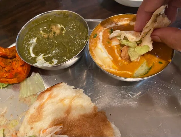 インドカレーの斬新な食べ方 Innovative way to eat Indian Curry