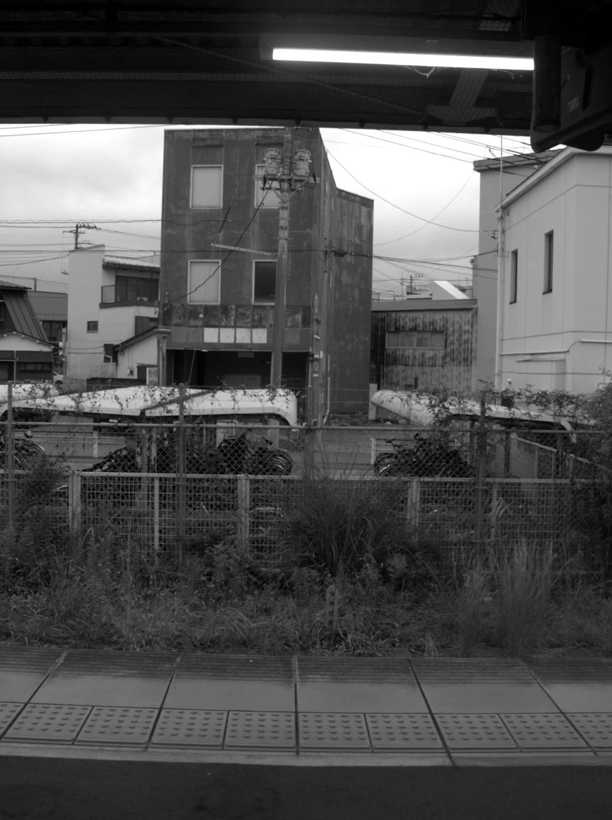 File: Minobu Line, Nishi-Fujinomiya Station, October 2025, Monochrome ...