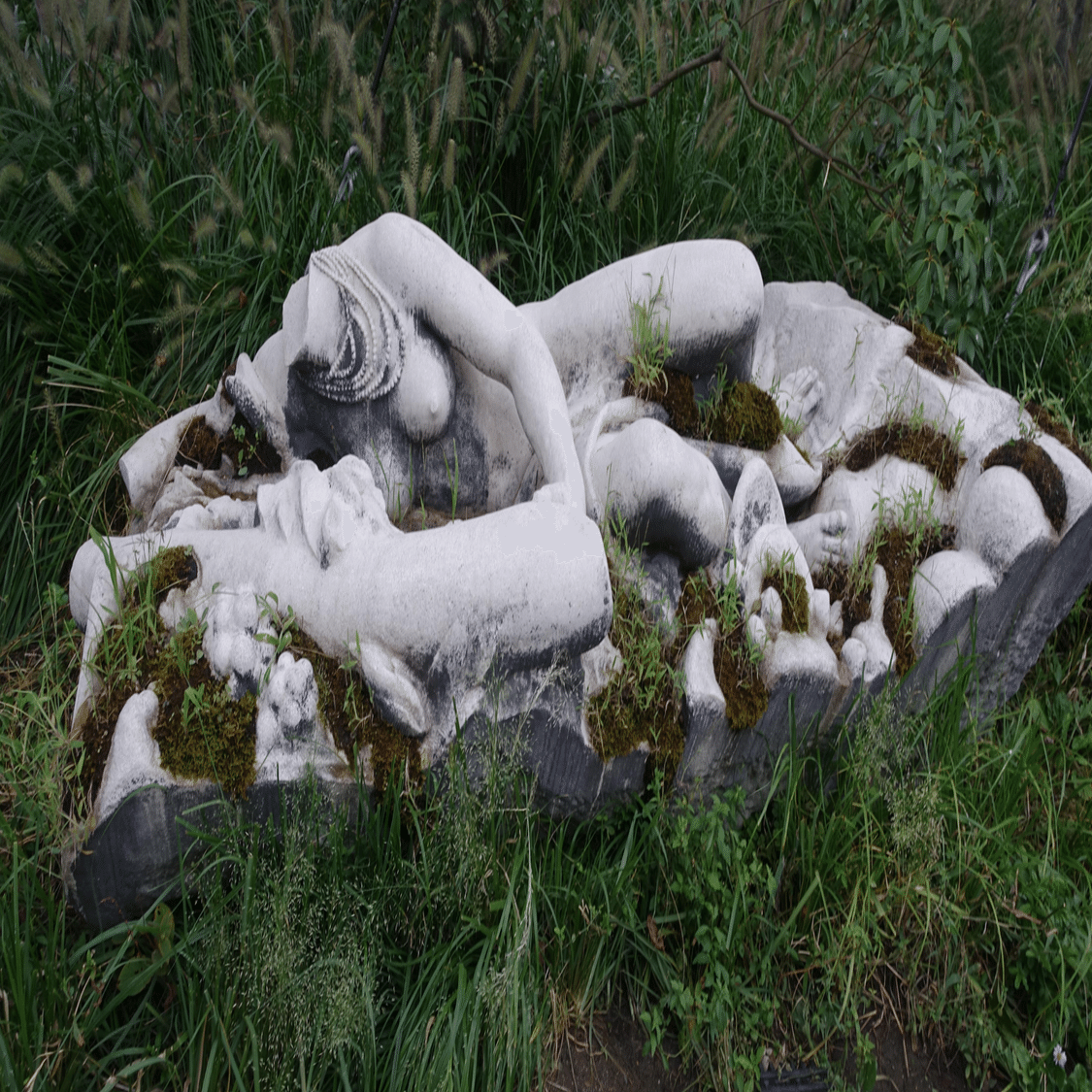 モザイク オブジェ 此花区に「いのちの輝きくんオブジェ」を設置中 | Osaka-Subway.com