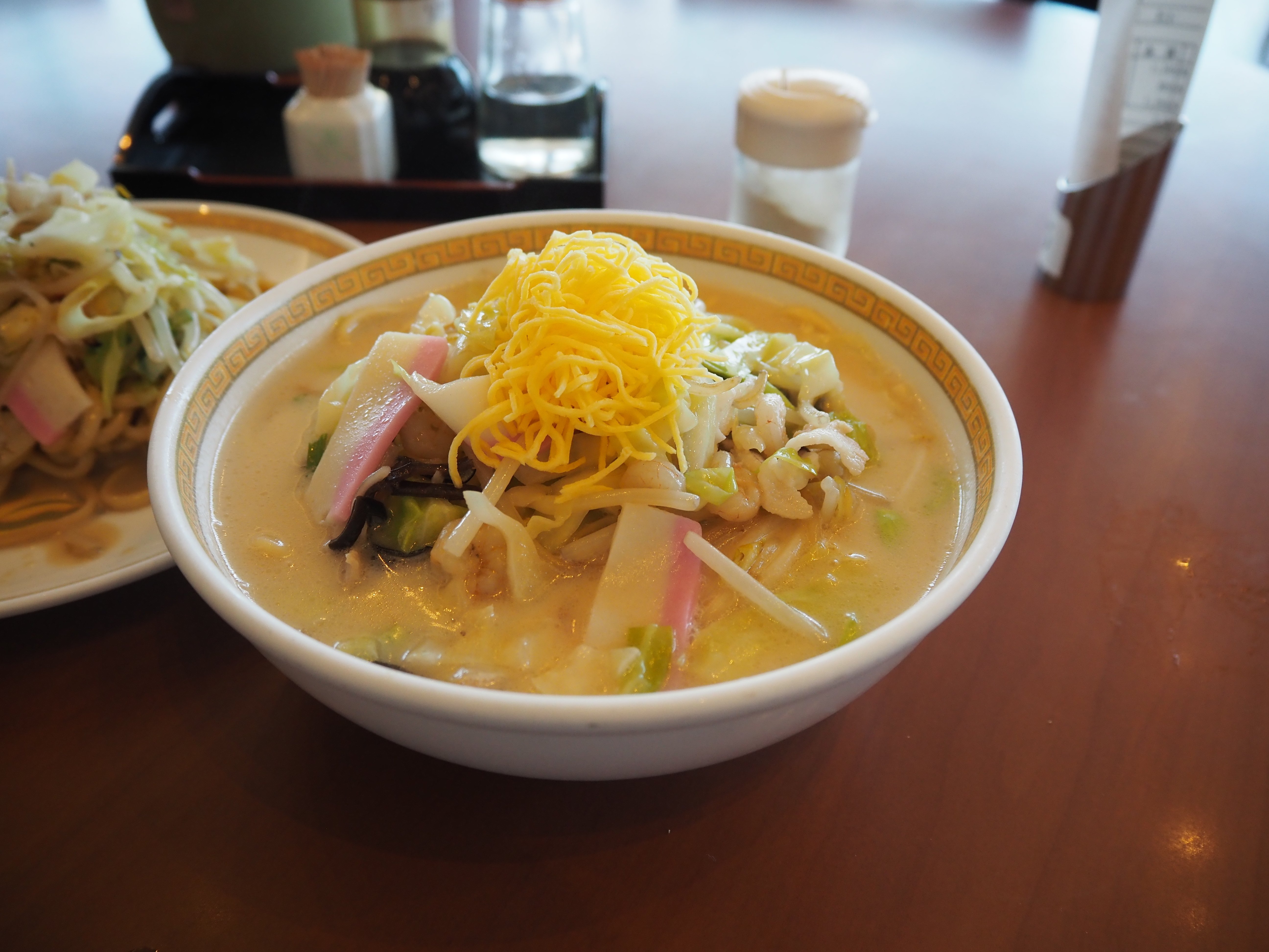 長崎2人旅日記②〜「cafe平井」でモーニング・出島・「四海樓」で