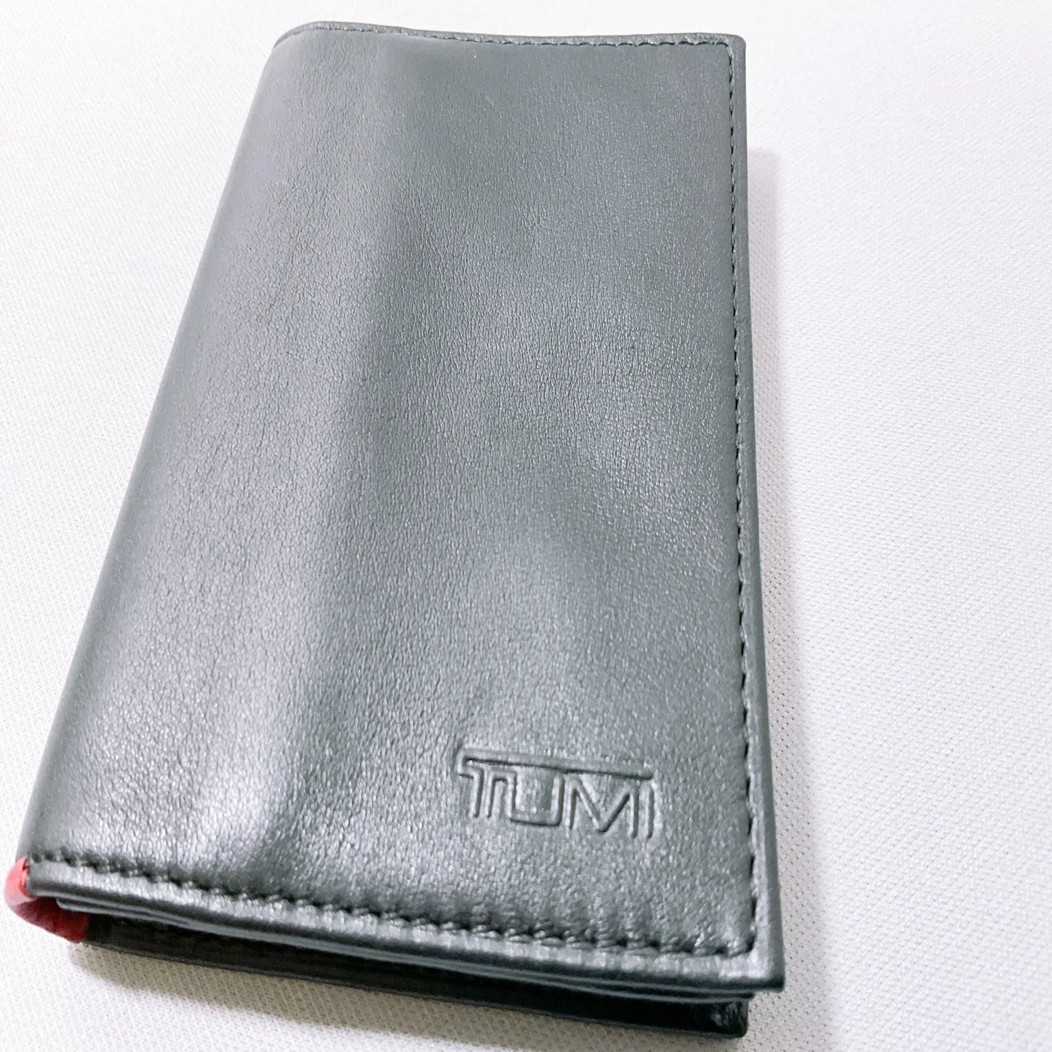 TUMI】「MODERNIST 折り畳みカードケース」レビュー【名刺50枚分の収納 