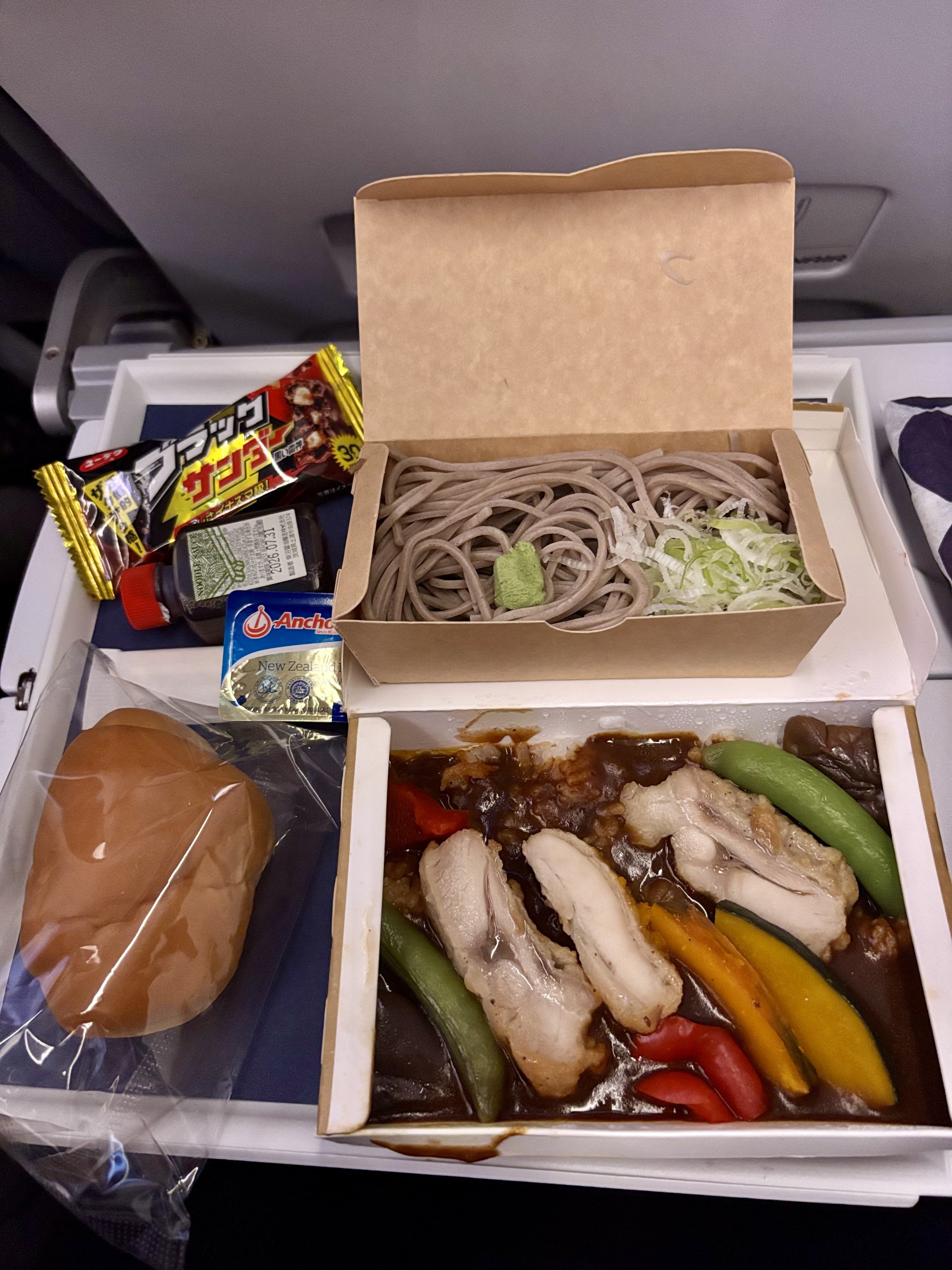 神すぎ搭乗者限定ムーミングッズプレゼント|初フィンエアーレポ|機内食