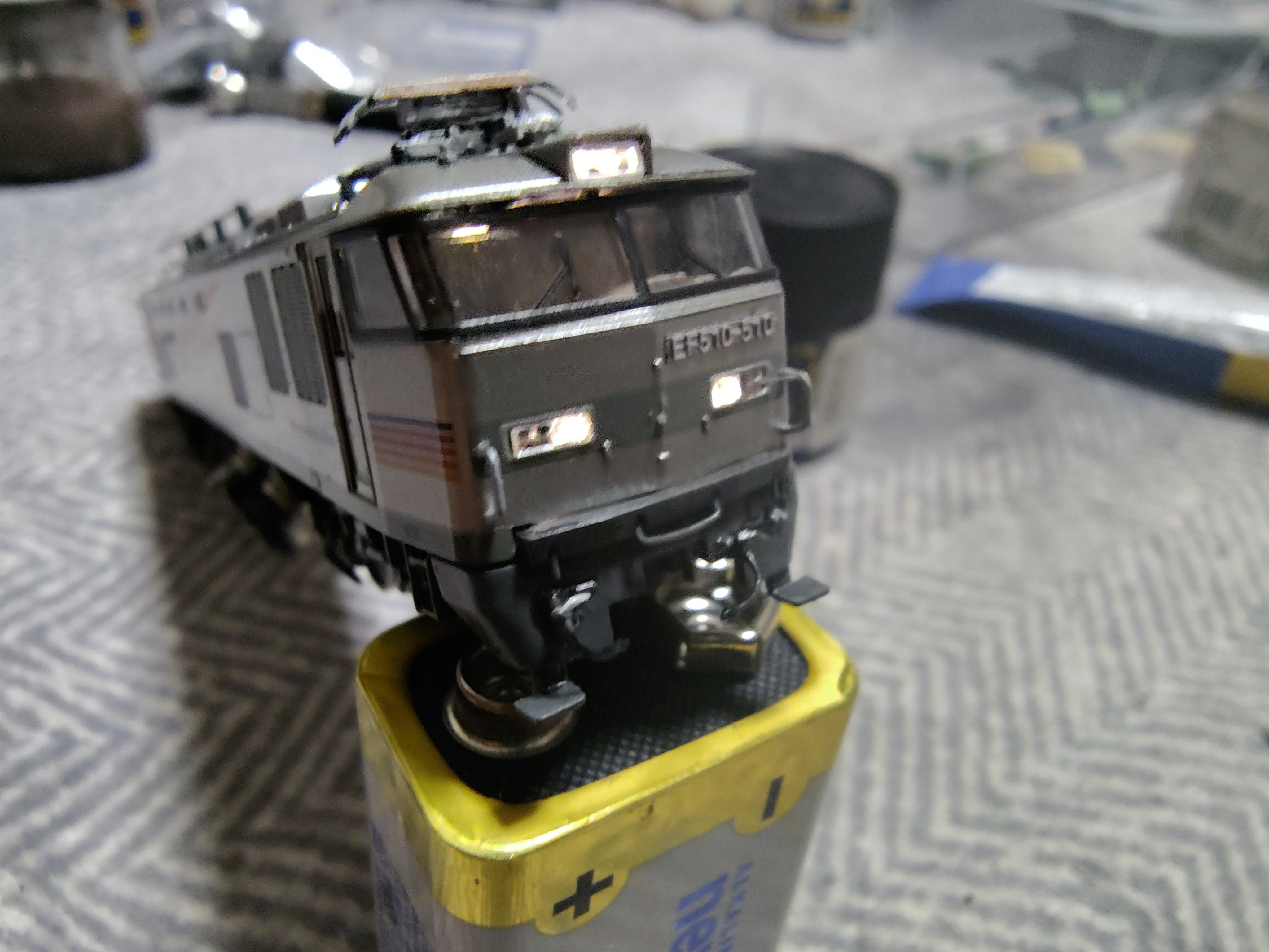 模型加工》TOMIX 9108 EF510-500(カシオペア色)のアップグレード｜さもこう