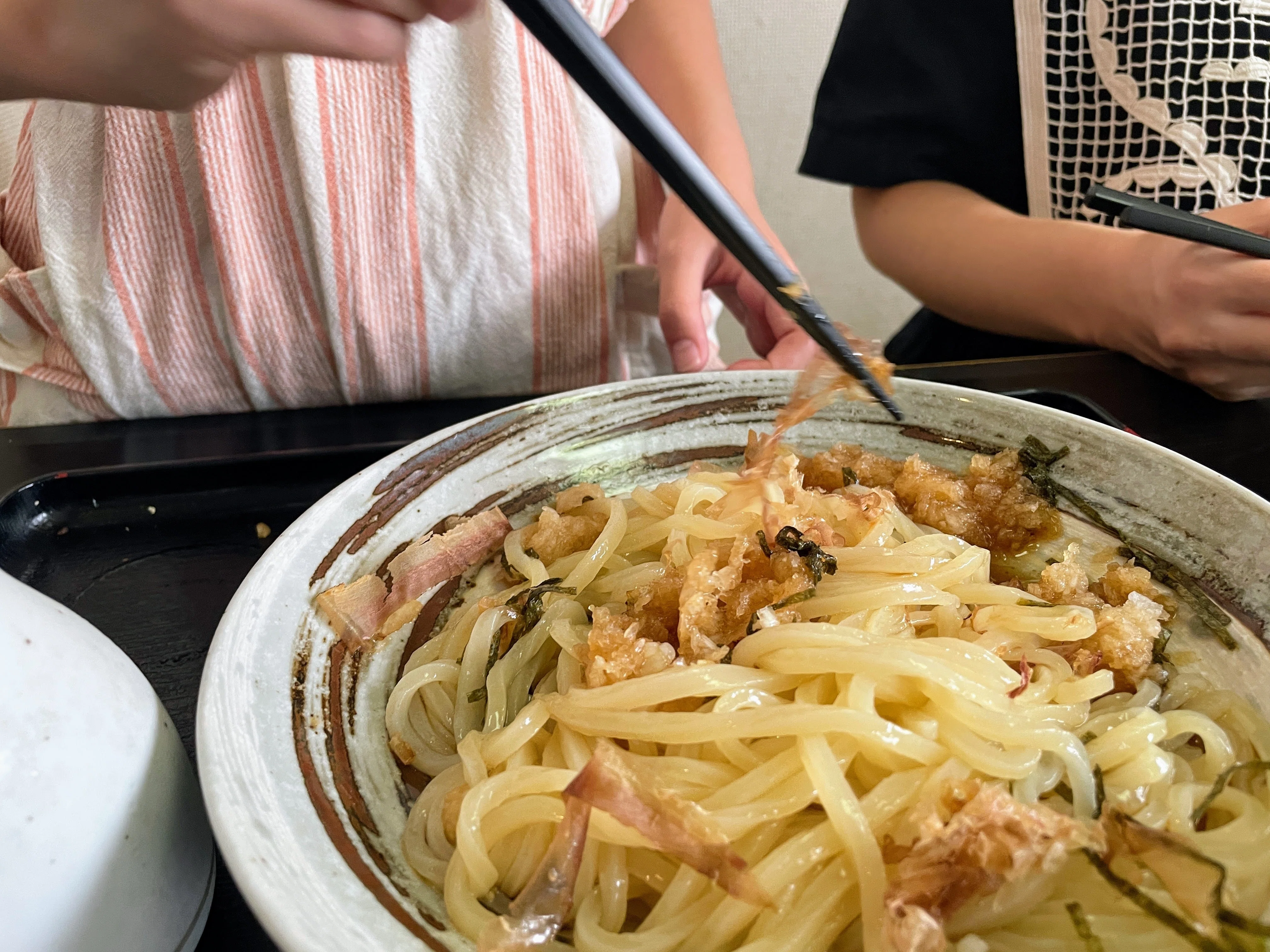 大地のうどん「えび天おろしぶっかけ」この強靭なコシの強さ神的な