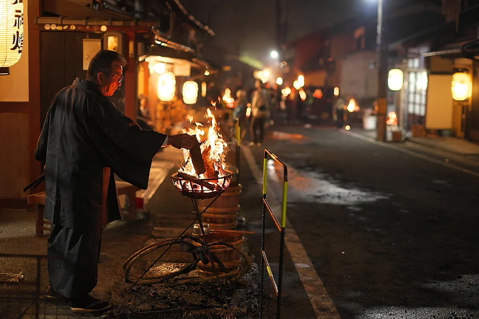 由岐神社例祭 鞍馬火祭➁ 千年の炎が揺らめく夜｜京都市左京区 鞍馬