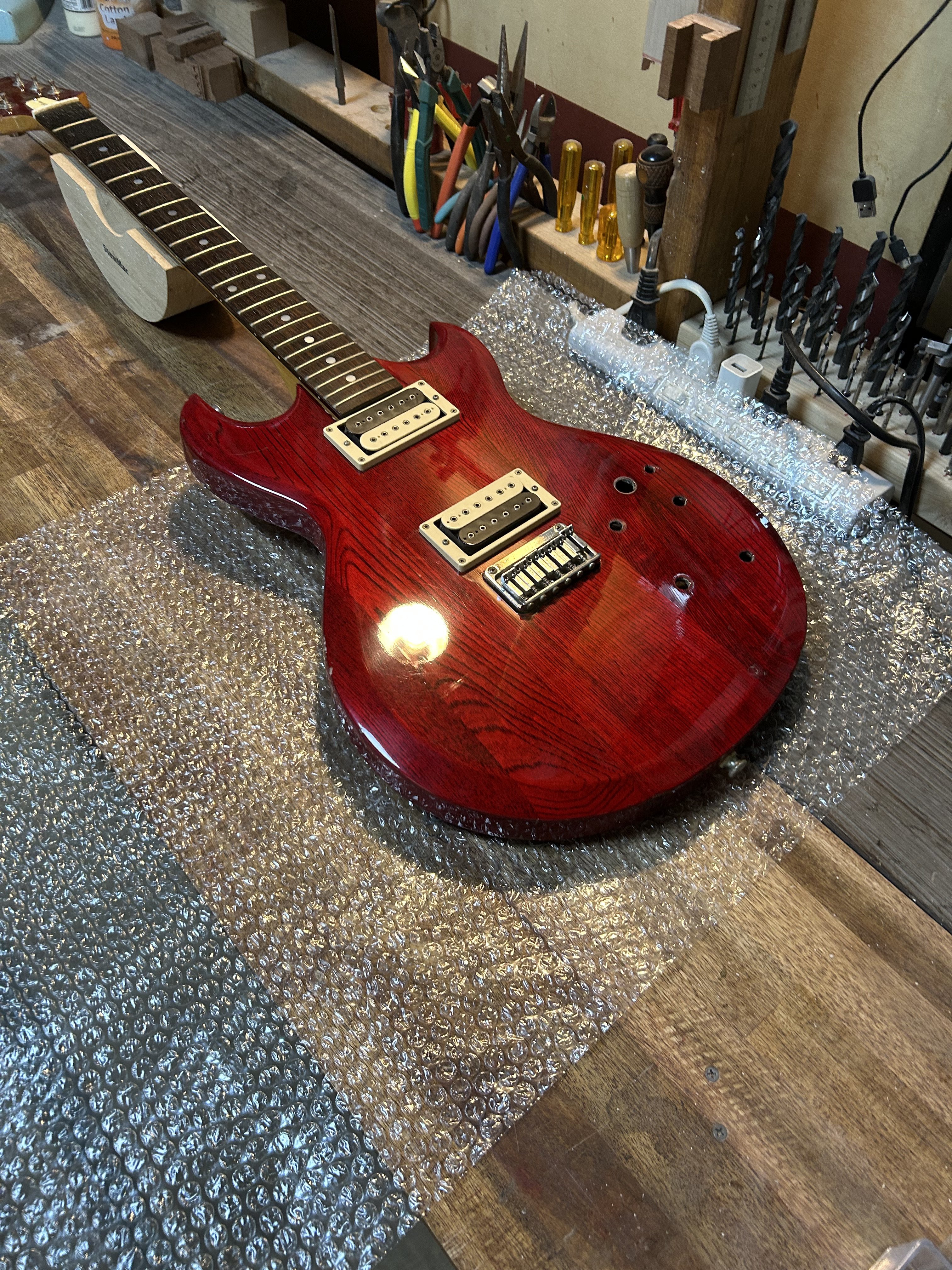 ハードケースがなくても大丈夫。ギター＆ベースを安全に送るための梱包