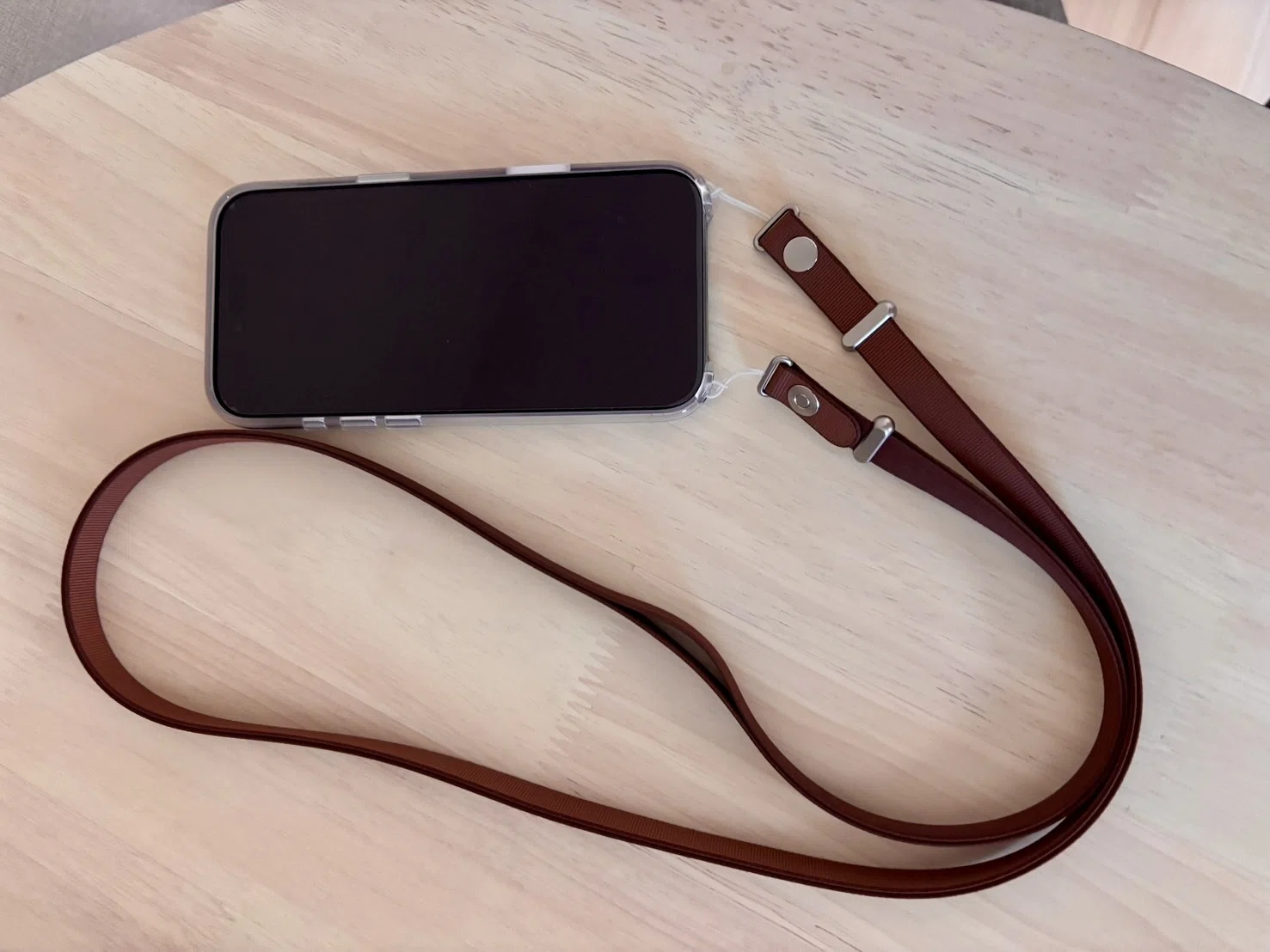 iPhone Airと信者のひも（※ストラップ）を手にいれて満足しているお話