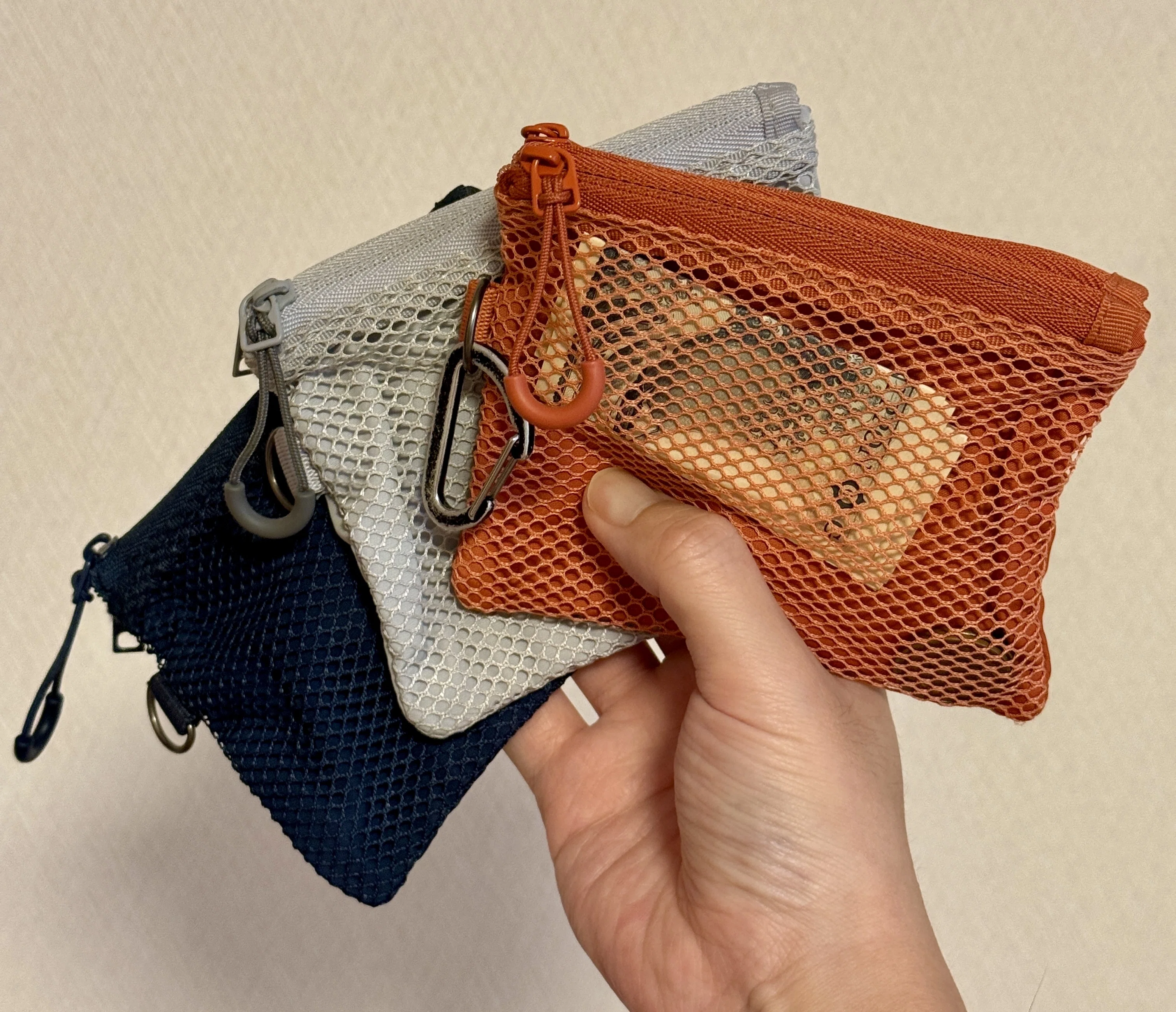 2053】無印良品のダブルファスナーケース（S）をミニサコッシュ的に