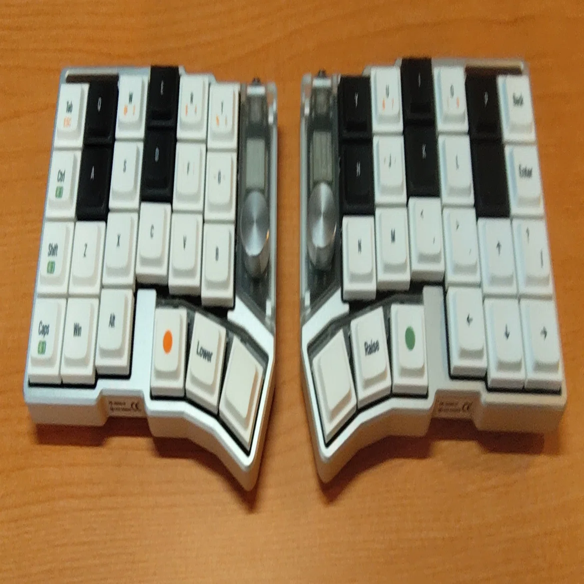 Cornix】ピアノ愛好家の「分割キーボード」趣味｜vc_archet / チェロの弓