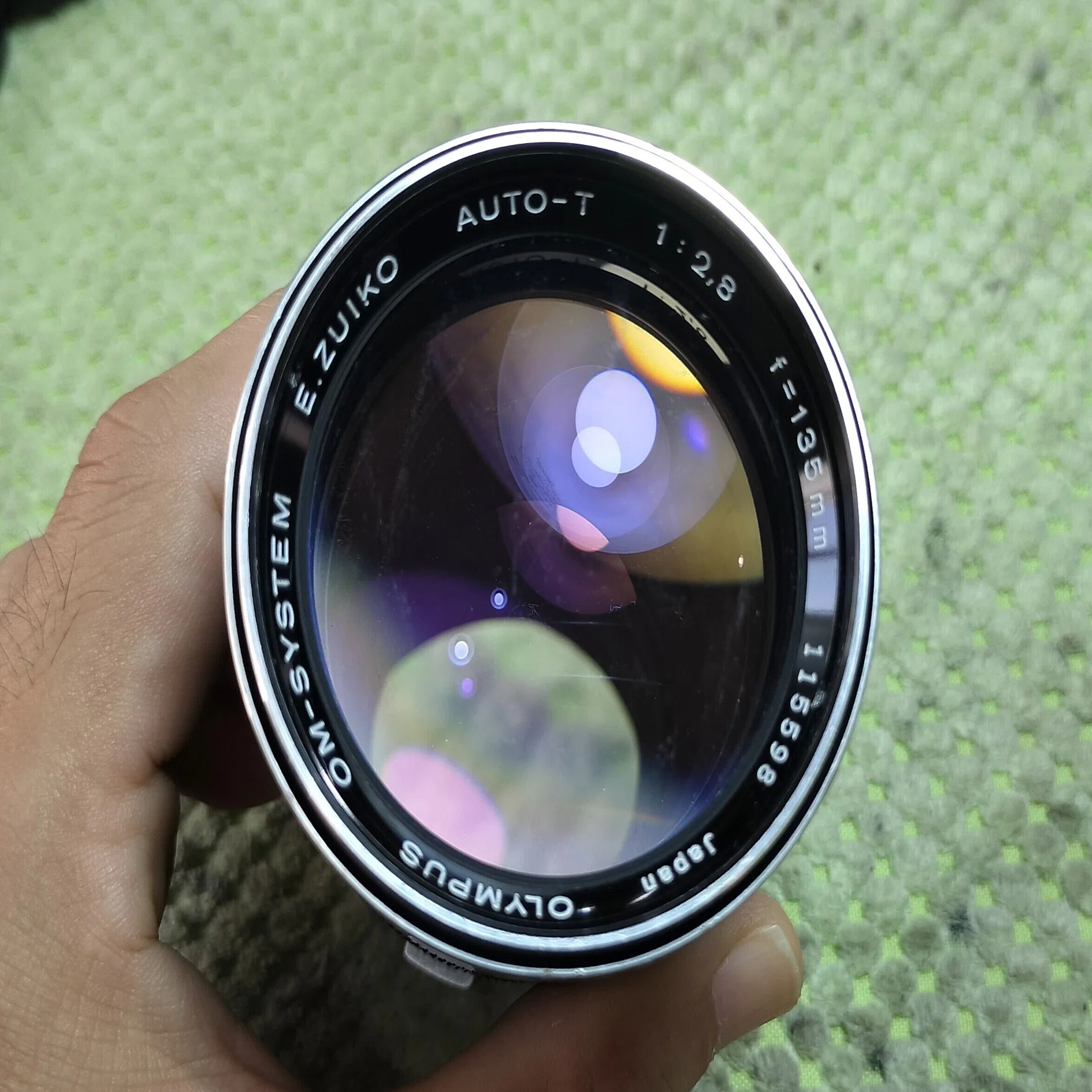 オリンパス OM-SYSTEM 135mm F/2.8の分解｜フィルムカメラ修理のアクア 