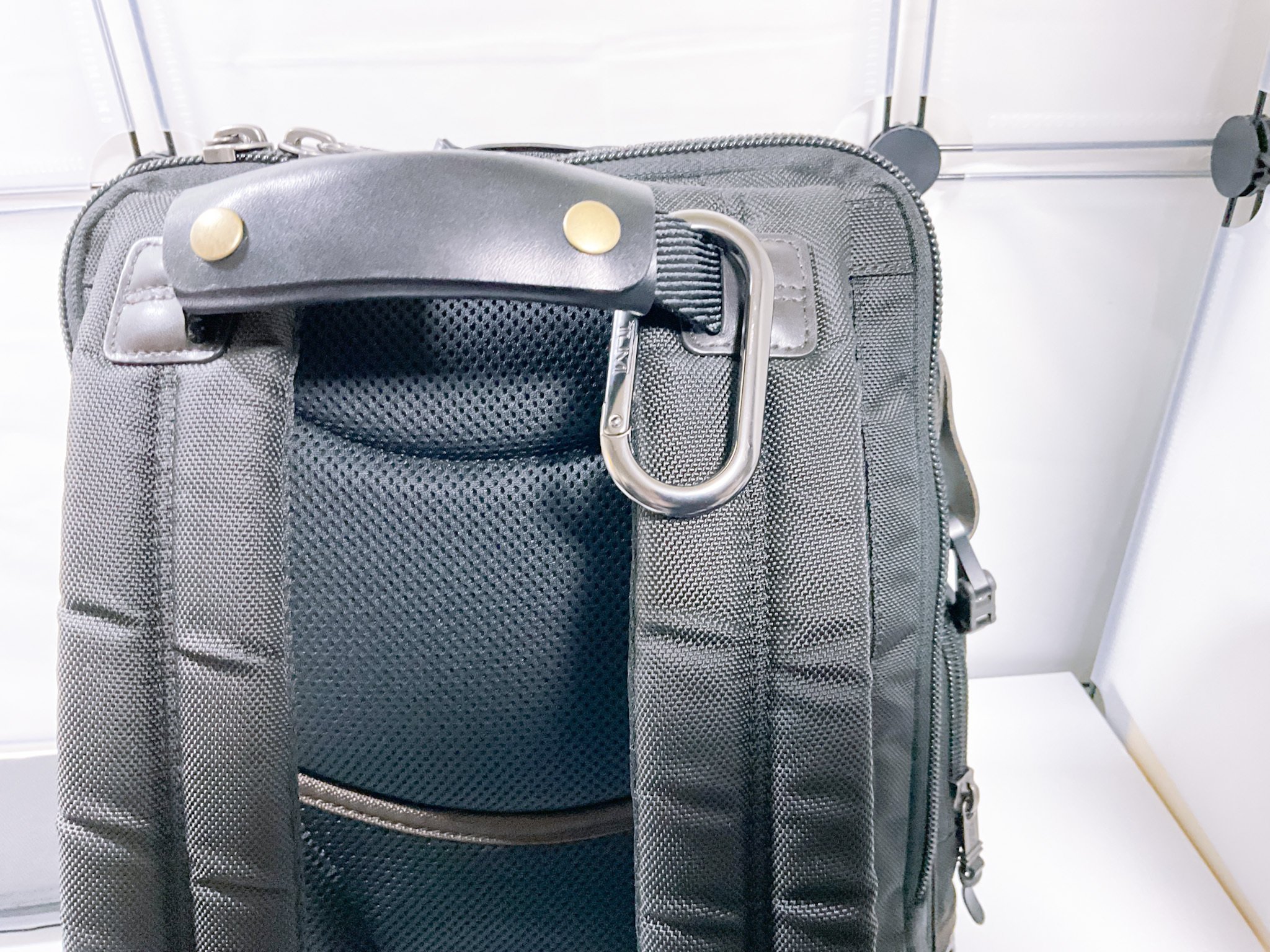 TUMI】「トゥミ・カラビナ」レビュー【1万円越えのカラビナ】｜MtOjiisan