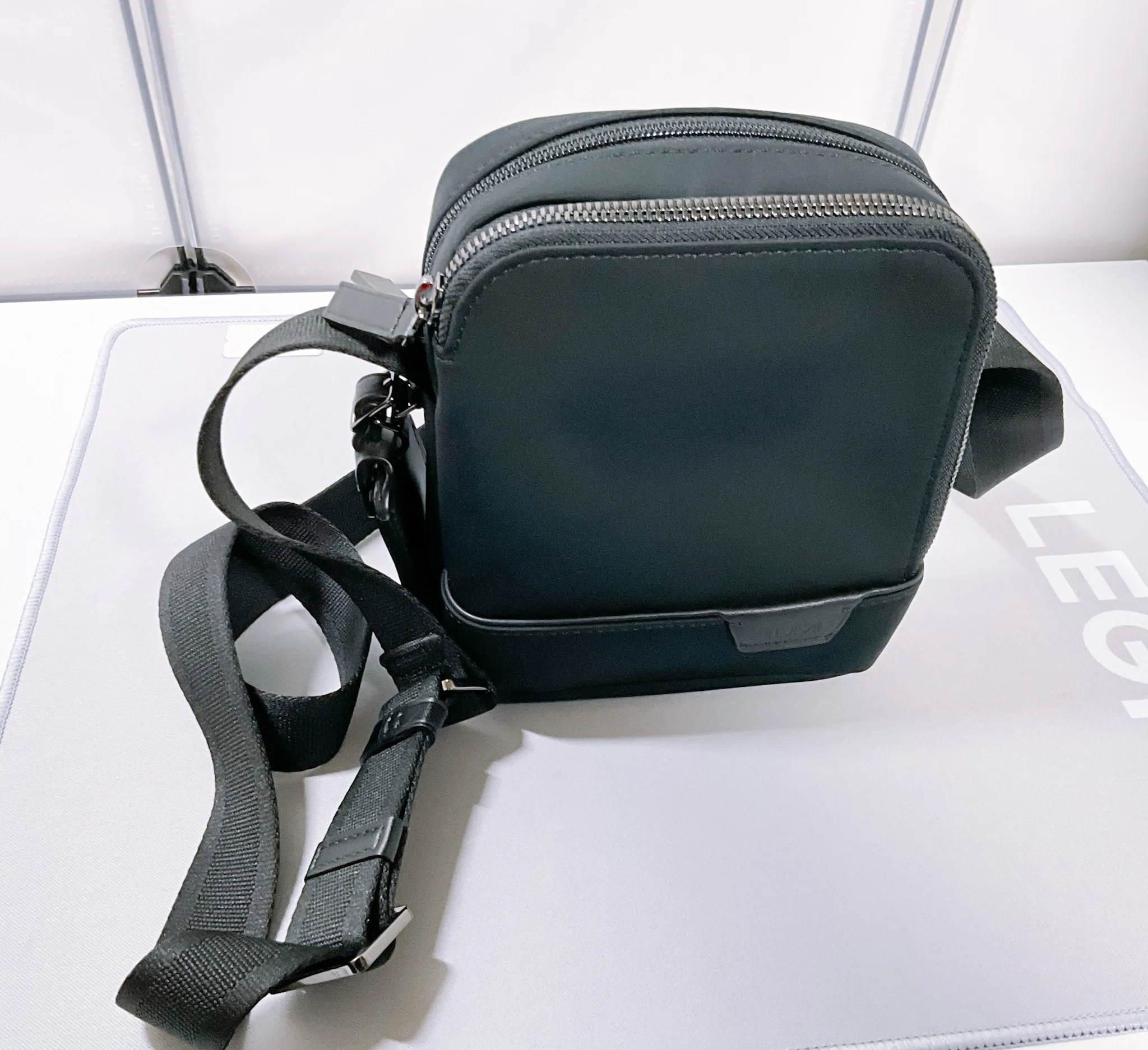 TUMI】HARRISON「ニコルス」スモール・クロスボディ レビュー【最低限