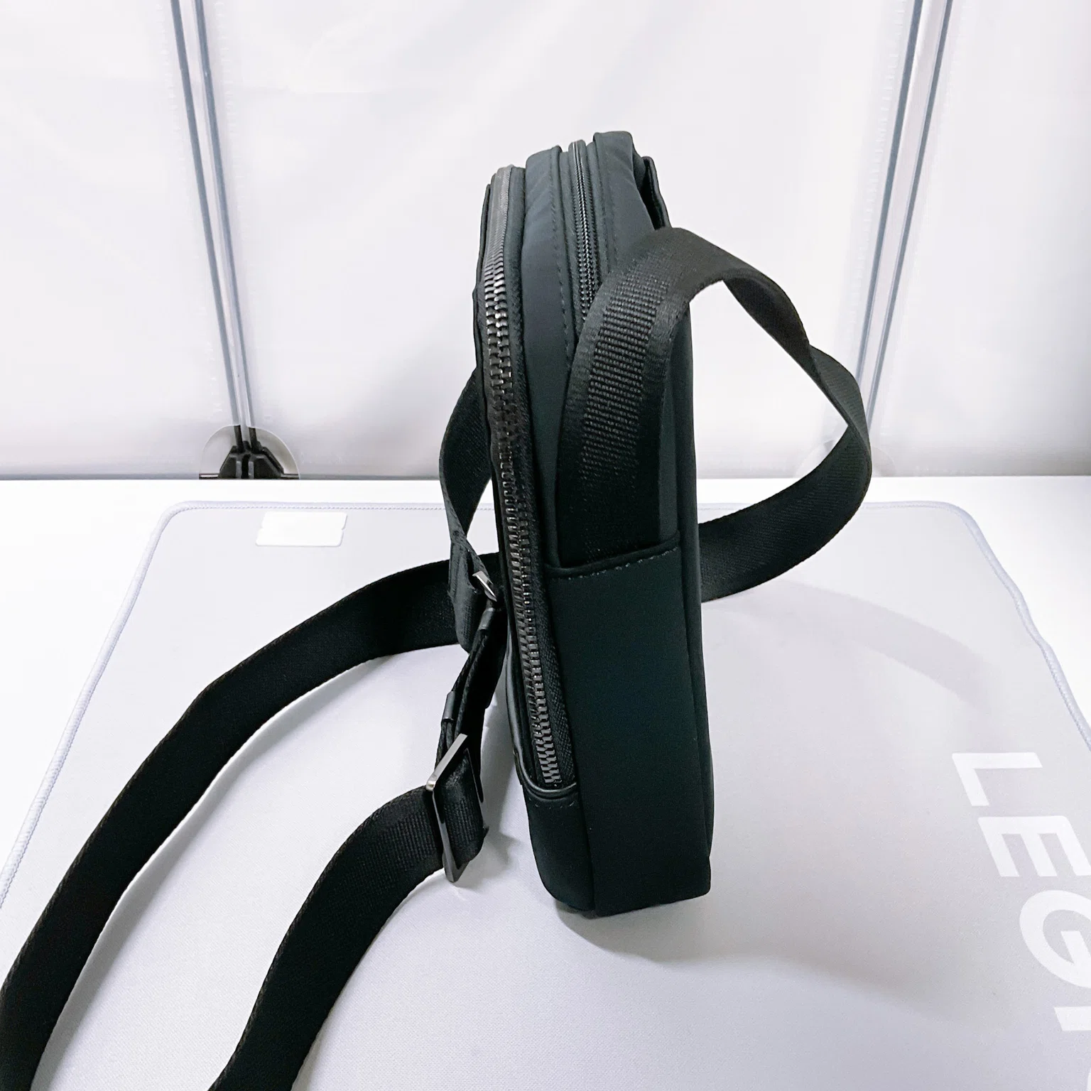TUMI】HARRISON「ニコルス」スモール・クロスボディ レビュー【最低限 
