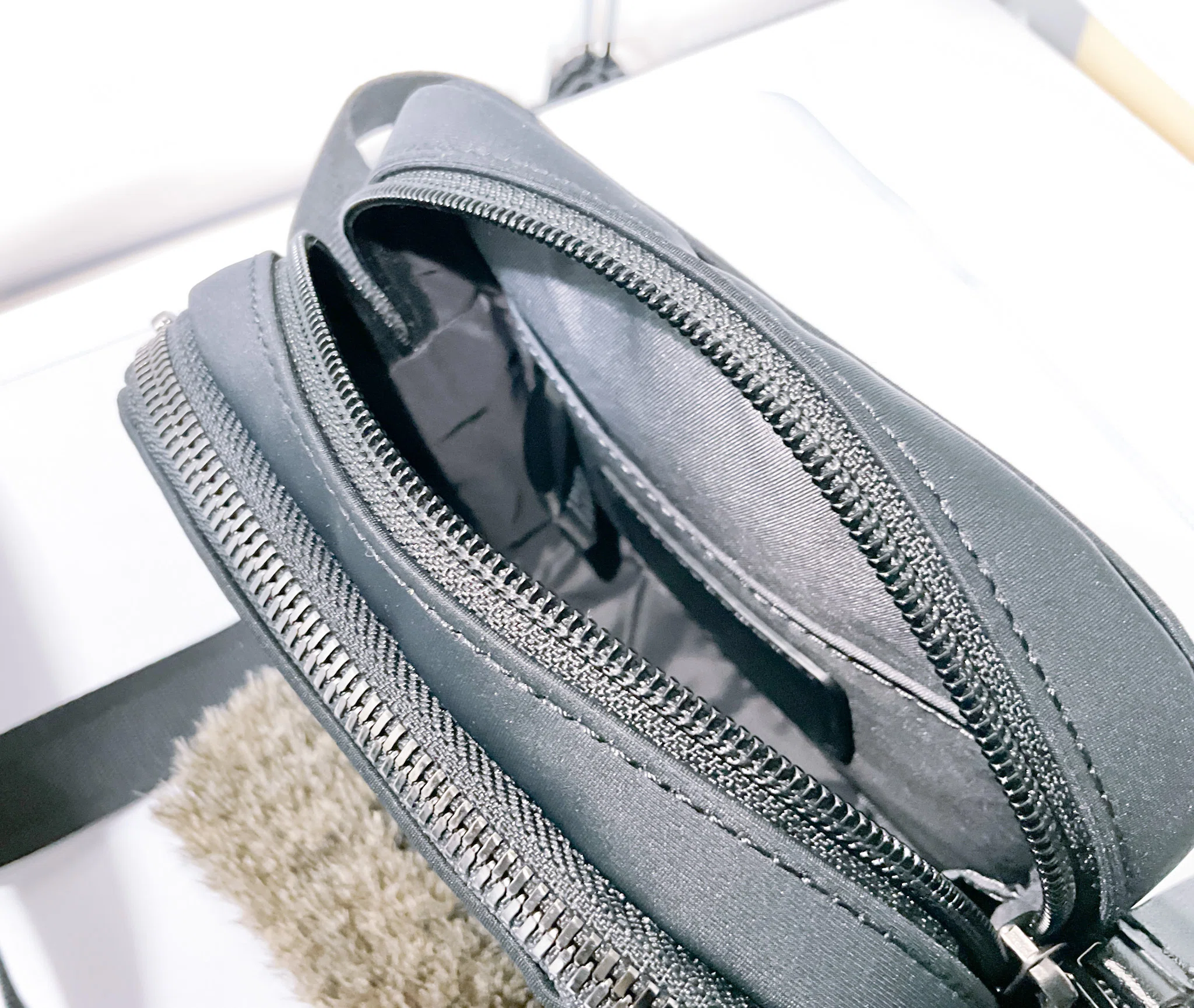 TUMI】HARRISON「ニコルス」スモール・クロスボディ レビュー【最低限